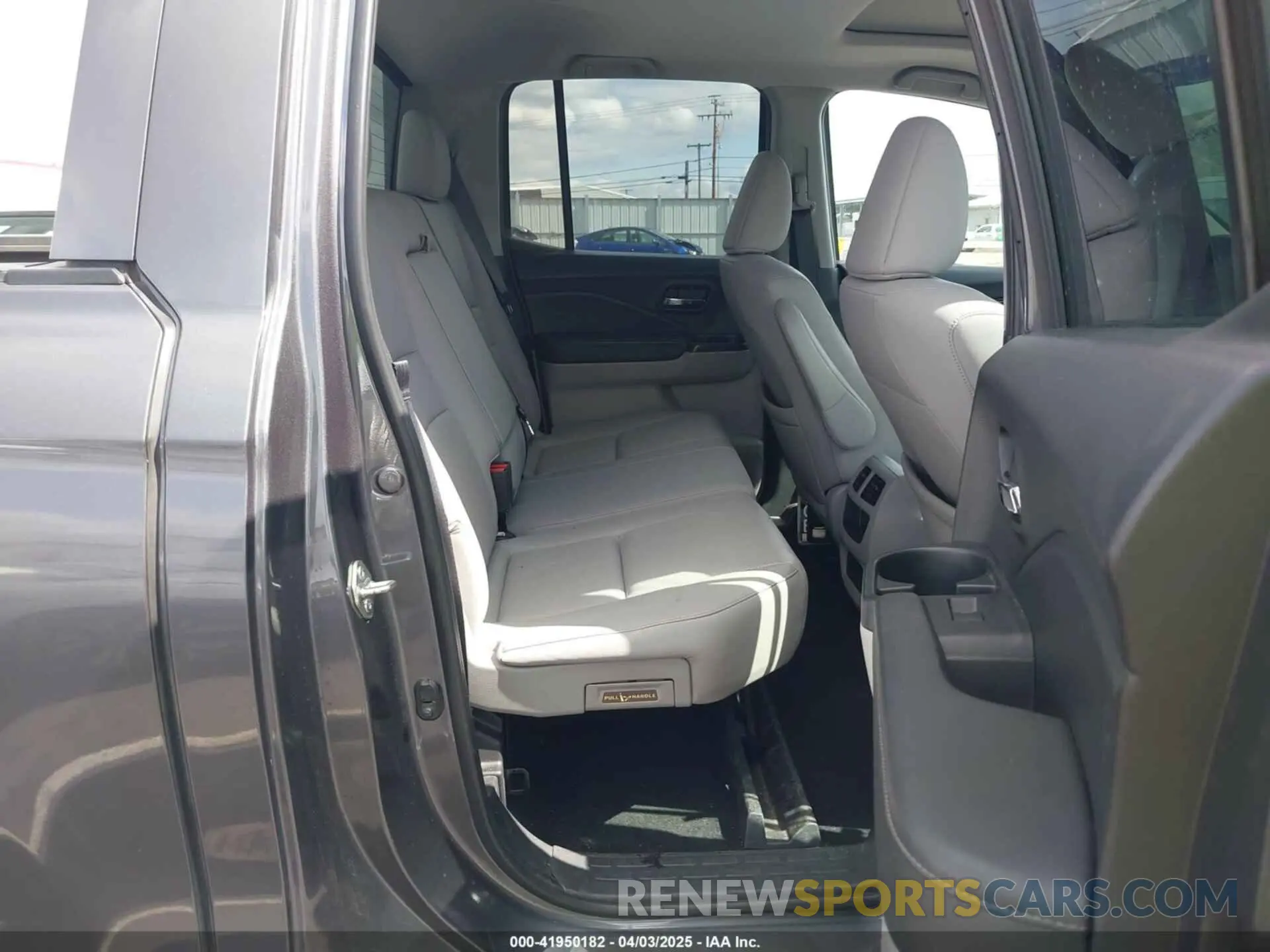 8 Photograph of a damaged car 5FPYK3F71LB004106 HONDA RIDGELINE 2020