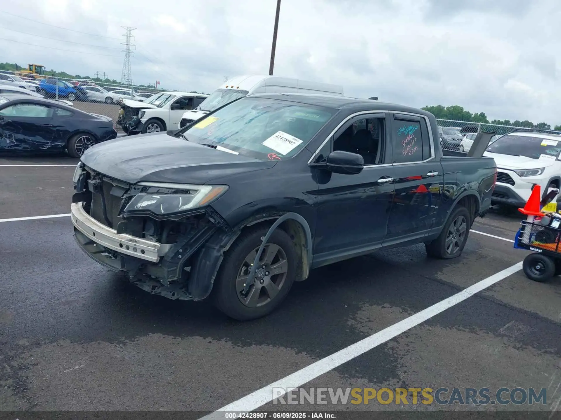2 Photograph of a damaged car 5FPYK3F71LB010231 HONDA RIDGELINE 2020