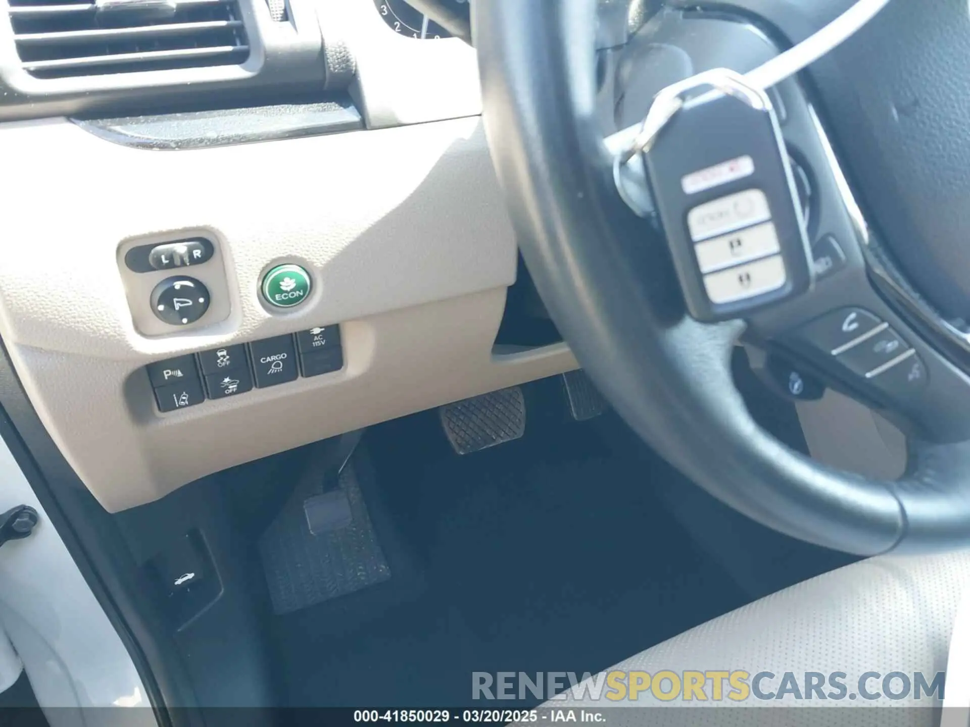 11 Photograph of a damaged car 5FPYK3F75LB000317 HONDA RIDGELINE 2020