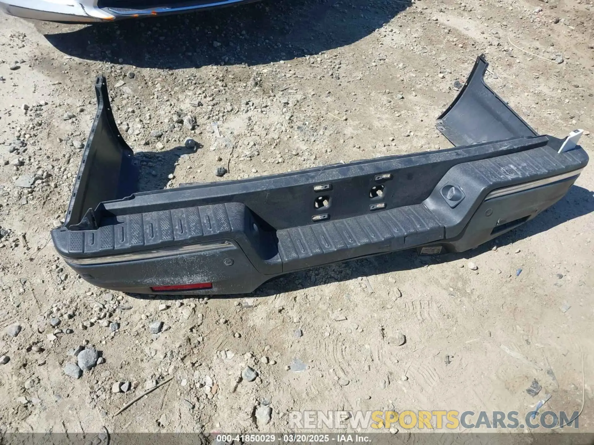 12 Photograph of a damaged car 5FPYK3F75LB000317 HONDA RIDGELINE 2020