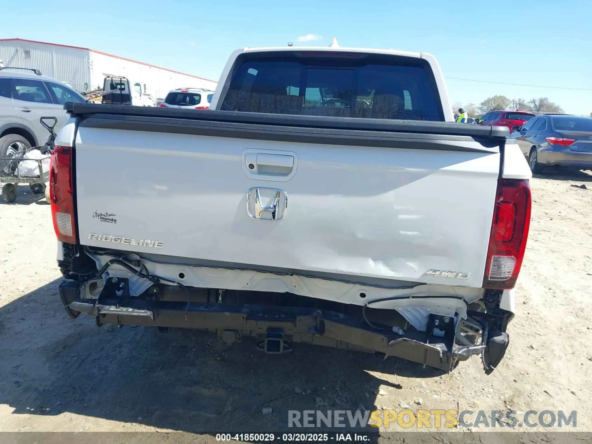 6 Photograph of a damaged car 5FPYK3F75LB000317 HONDA RIDGELINE 2020