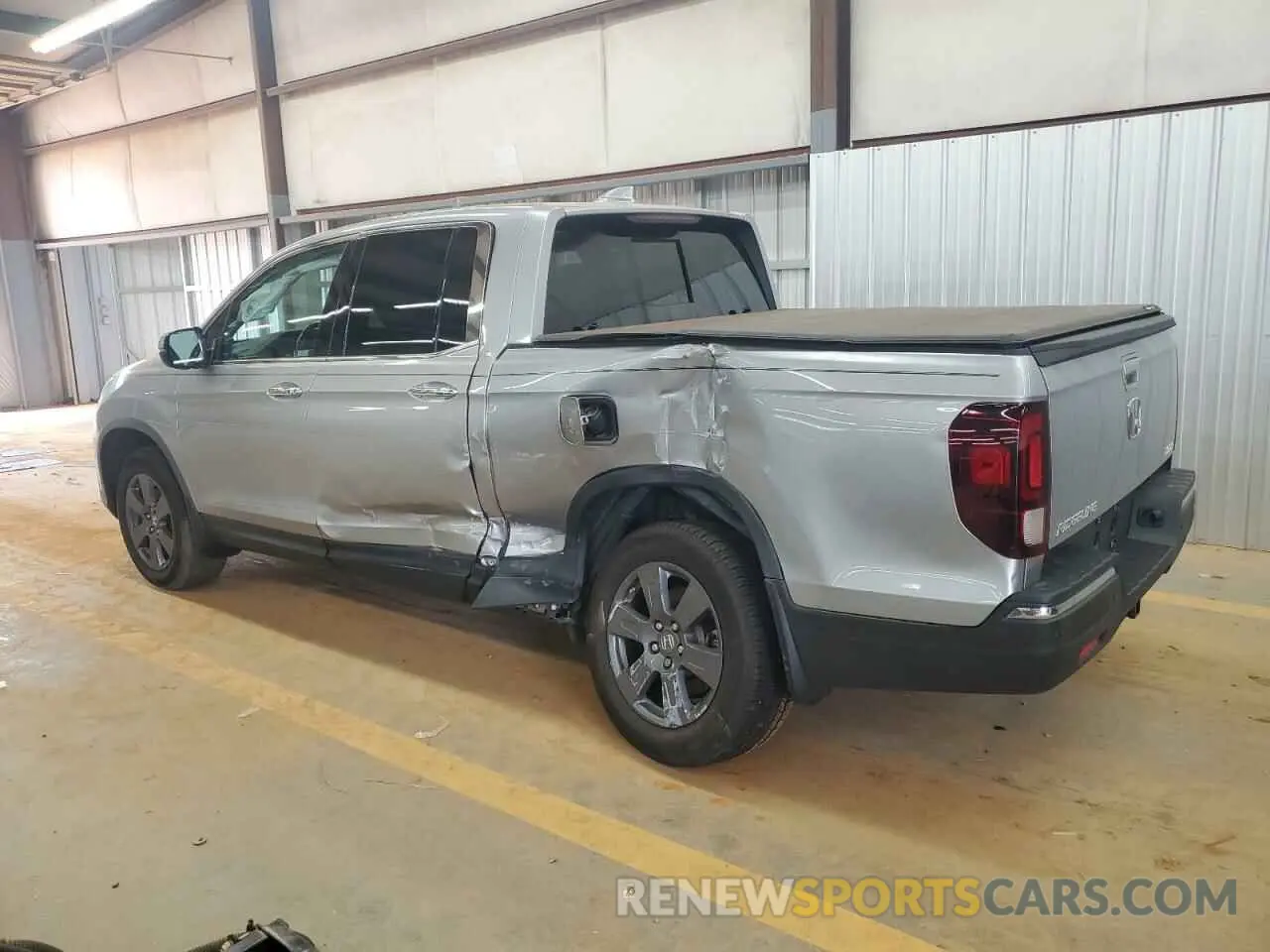 2 Photograph of a damaged car 5FPYK3F78LB004524 HONDA RIDGELINE 2020