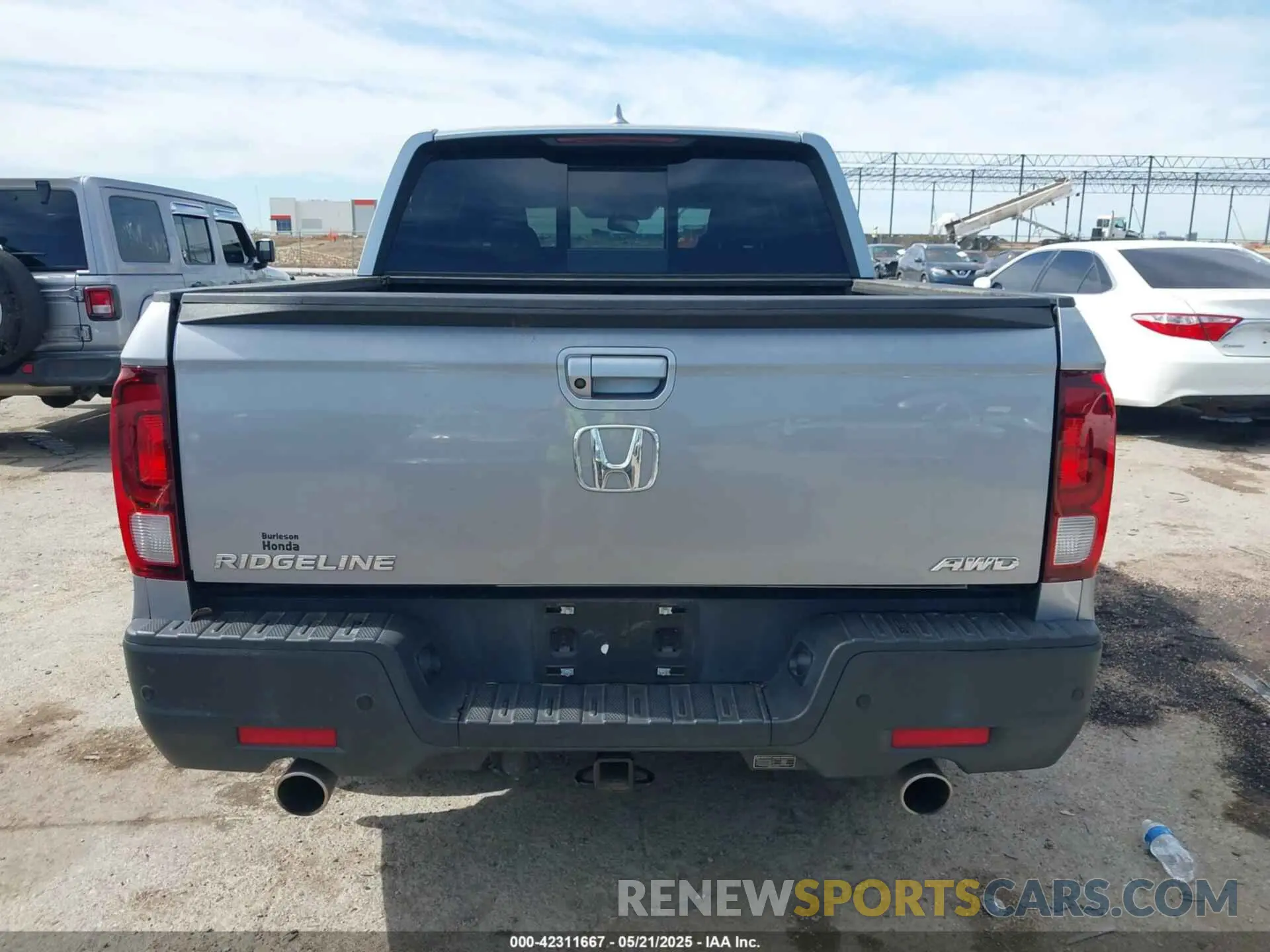 16 Photograph of a damaged car 5FPYK3F70MB025806 HONDA RIDGELINE 2021