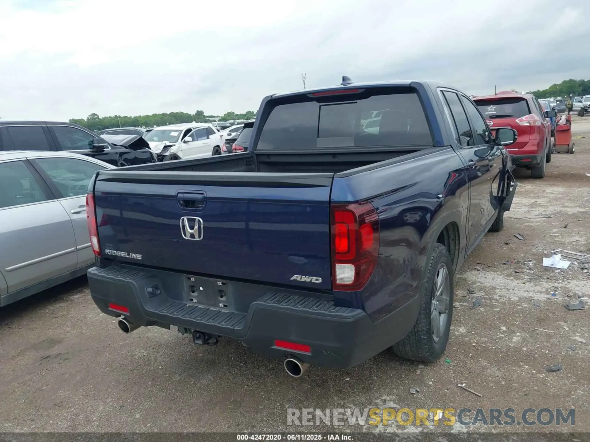 4 Photograph of a damaged car 5FPYK3F5XNB002419 HONDA RIDGELINE 2022