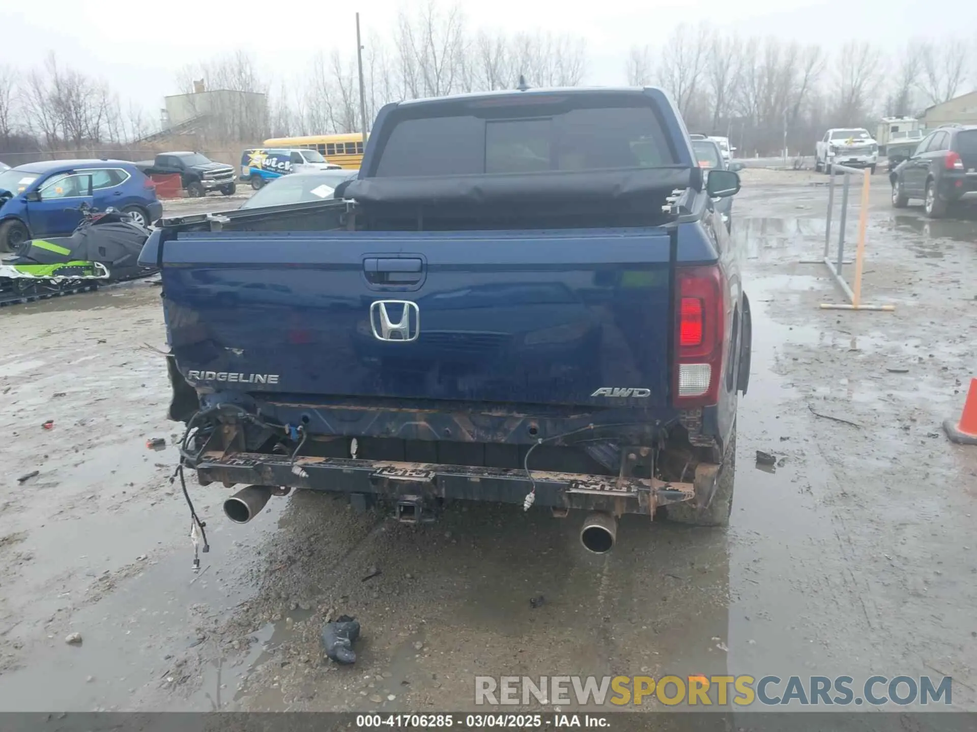 17 Photograph of a damaged car 5FPYK3F72NB036226 HONDA RIDGELINE 2022