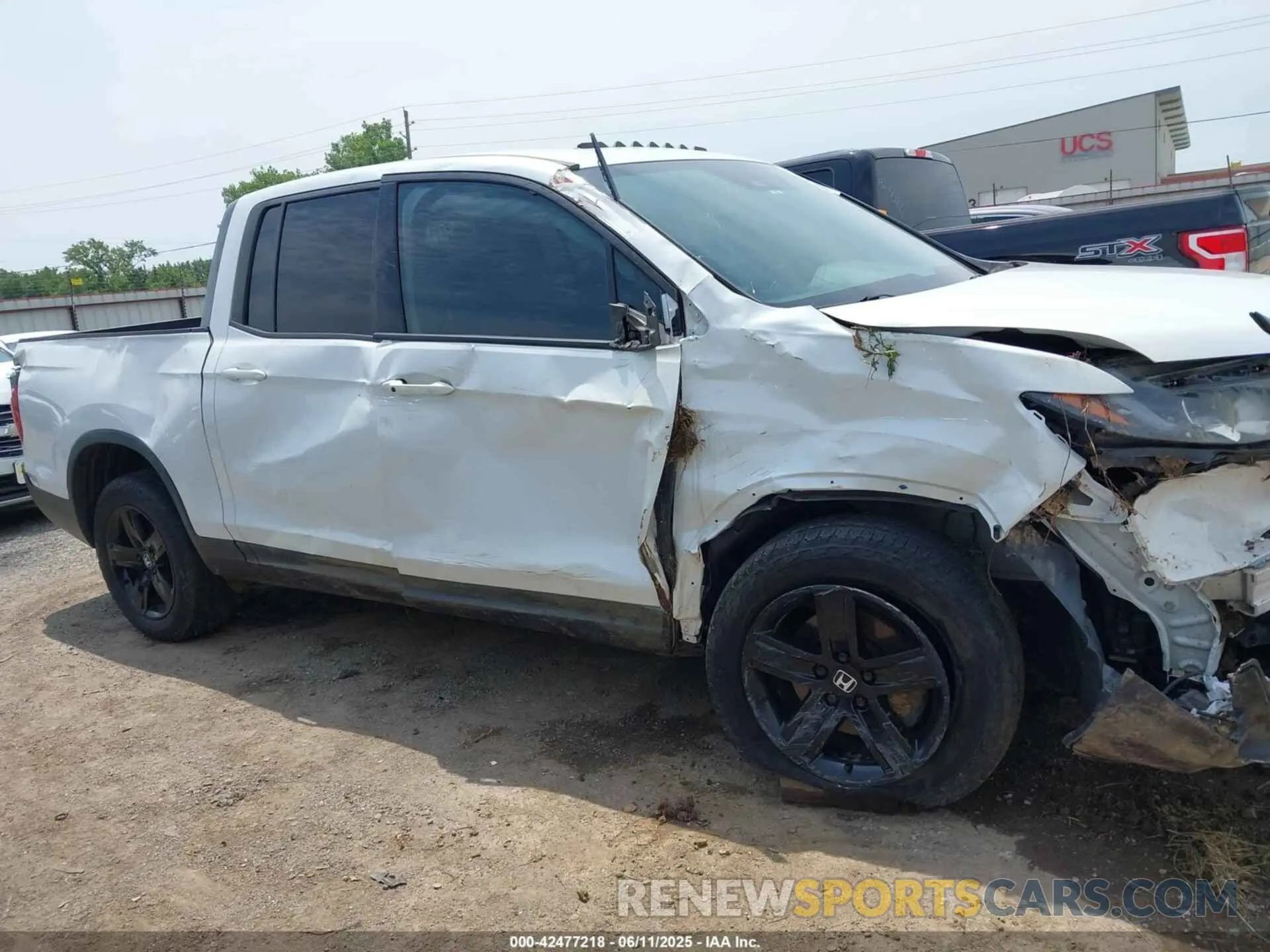 14 Photograph of a damaged car 5FPYK3F88NB010710 HONDA RIDGELINE 2022