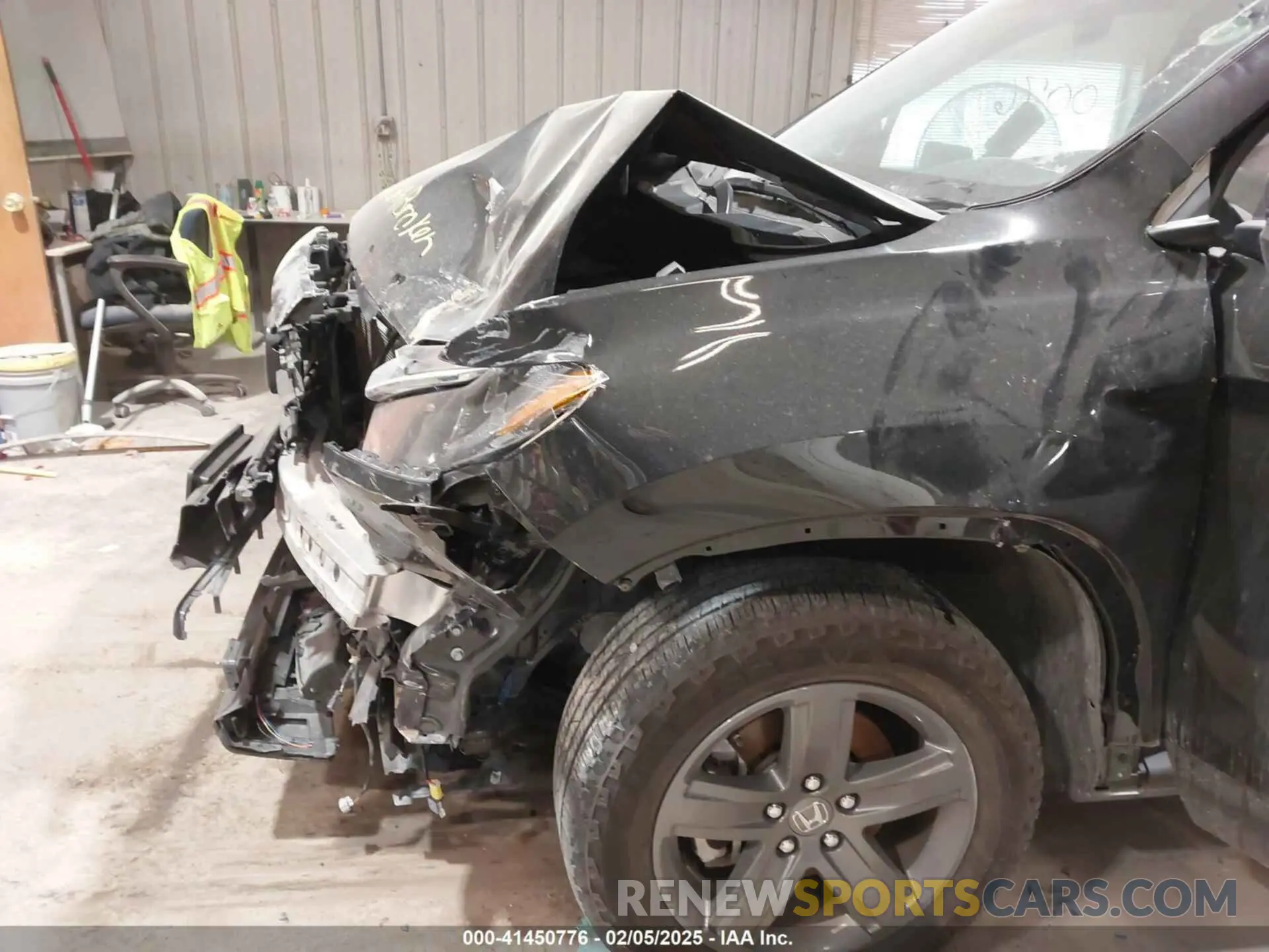 17 Photograph of a damaged car 5FPYK3F56PB039132 HONDA RIDGELINE 2023