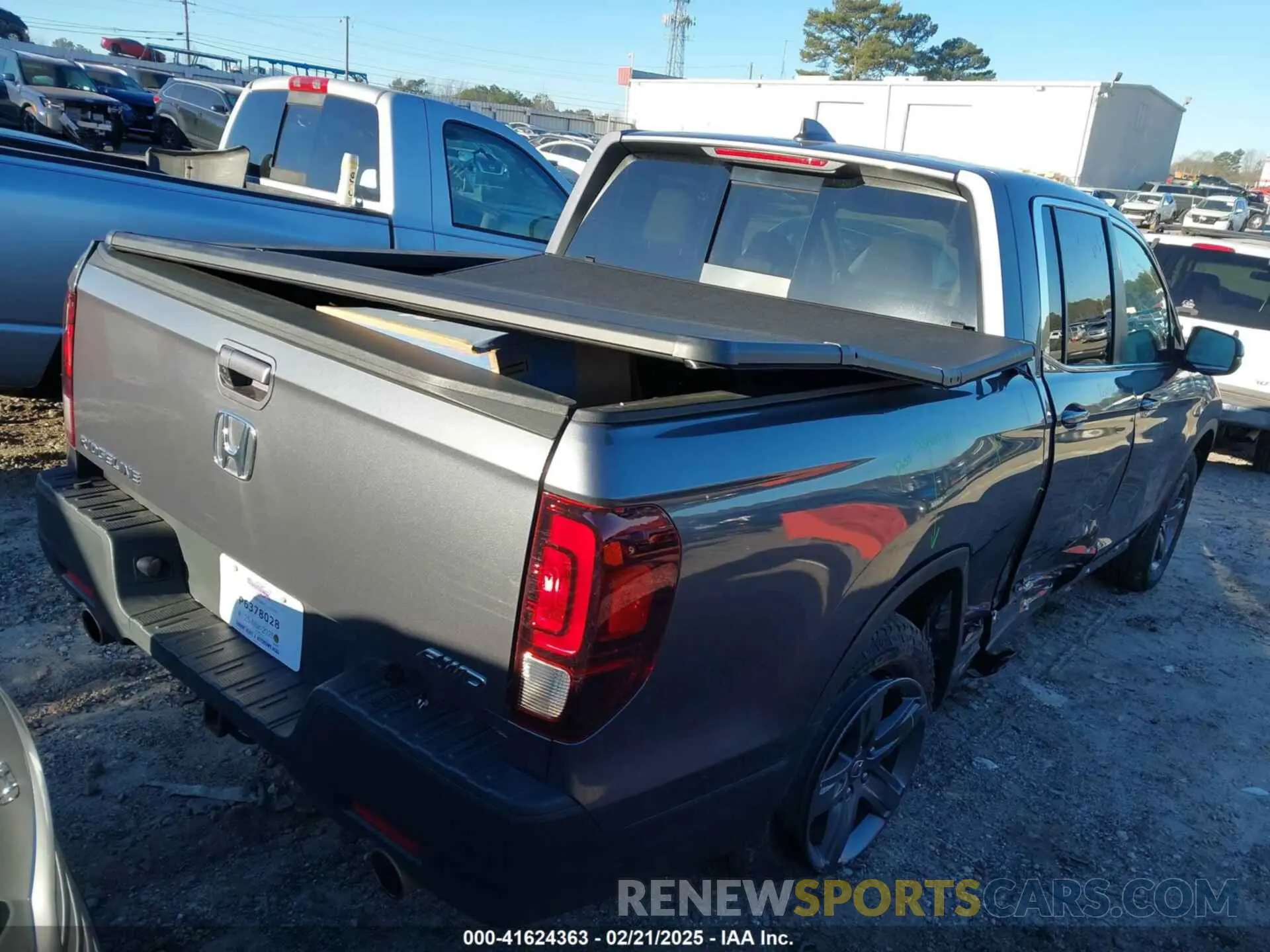 4 Photograph of a damaged car 5FPYK3F57PB041018 HONDA RIDGELINE 2023