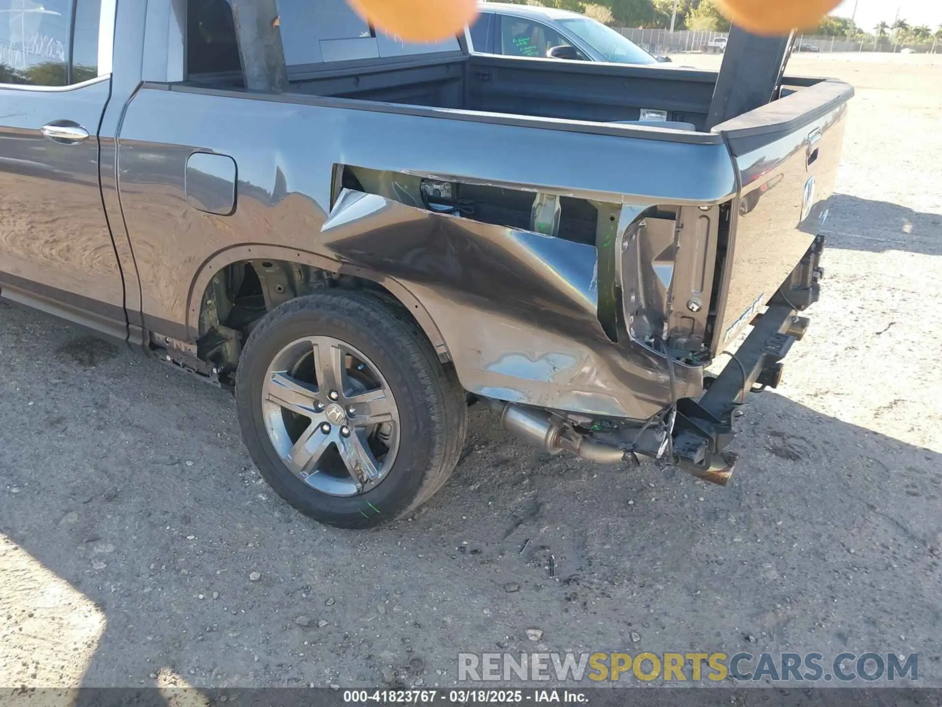 6 Photograph of a damaged car 5FPYK3F7XPB007950 HONDA RIDGELINE 2023