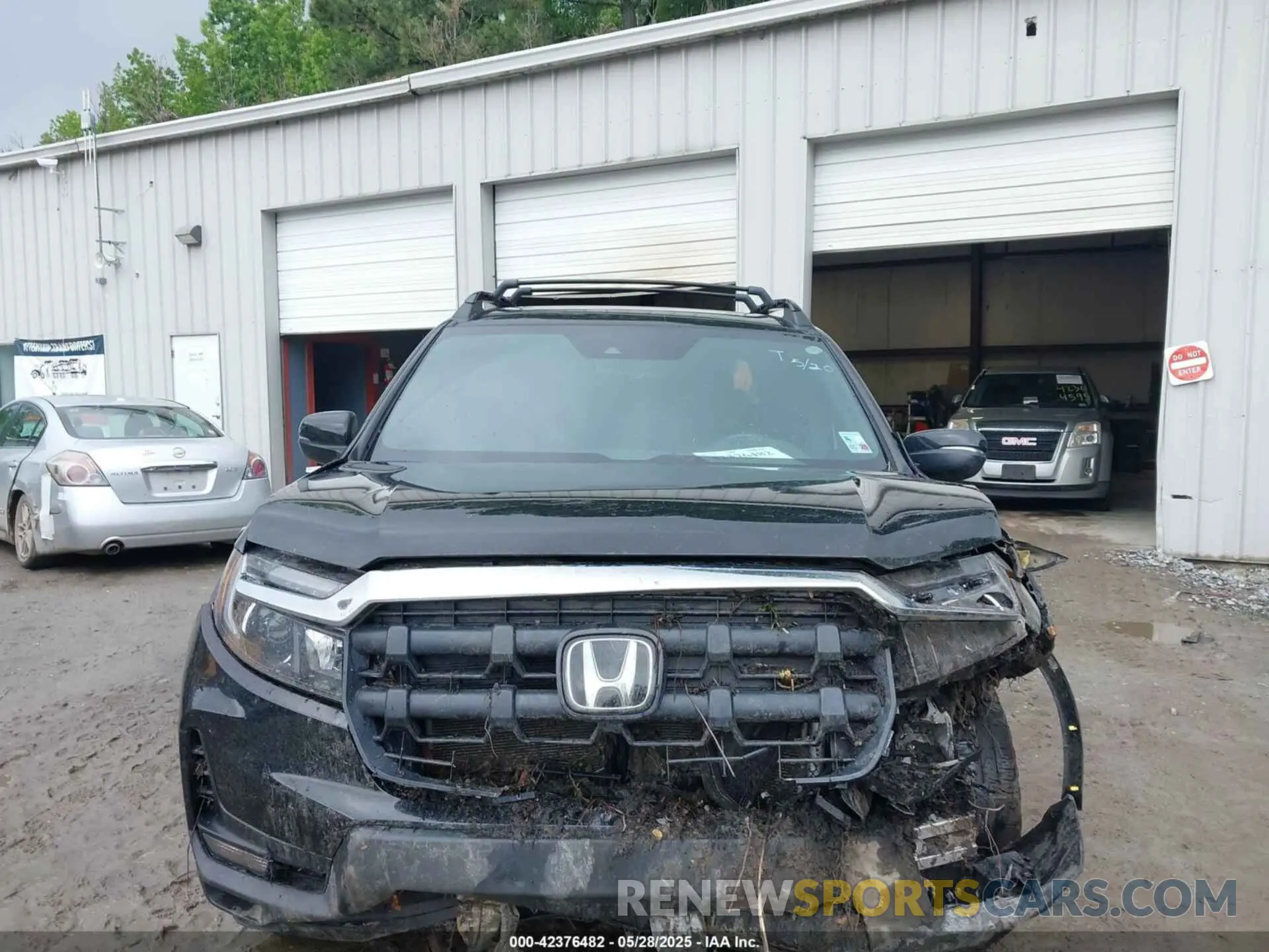 11 Photograph of a damaged car 5FPYK3F50RB022006 HONDA RIDGELINE 2024
