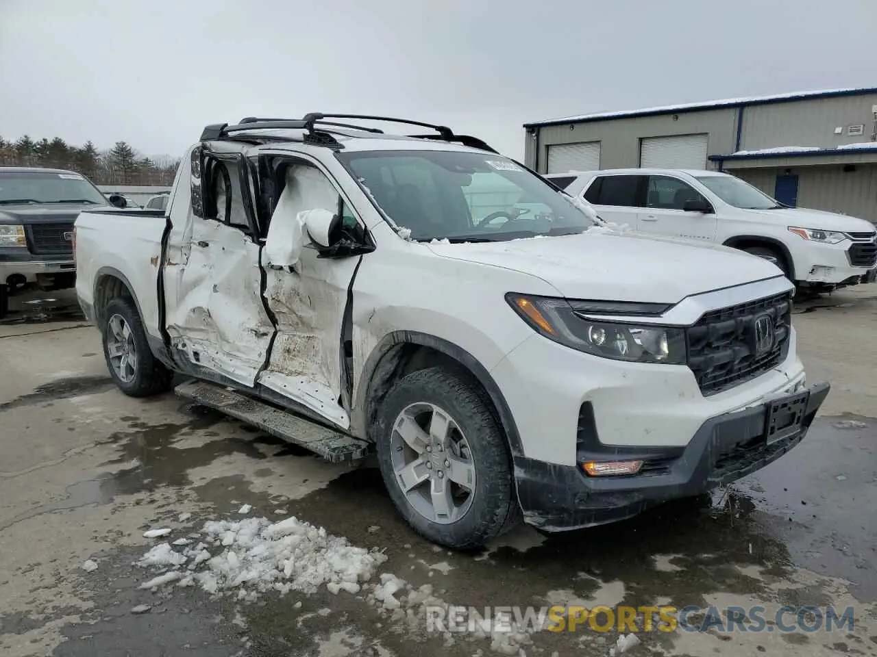 4 Photograph of a damaged car 5FPYK3F53RB014823 HONDA RIDGELINE 2024