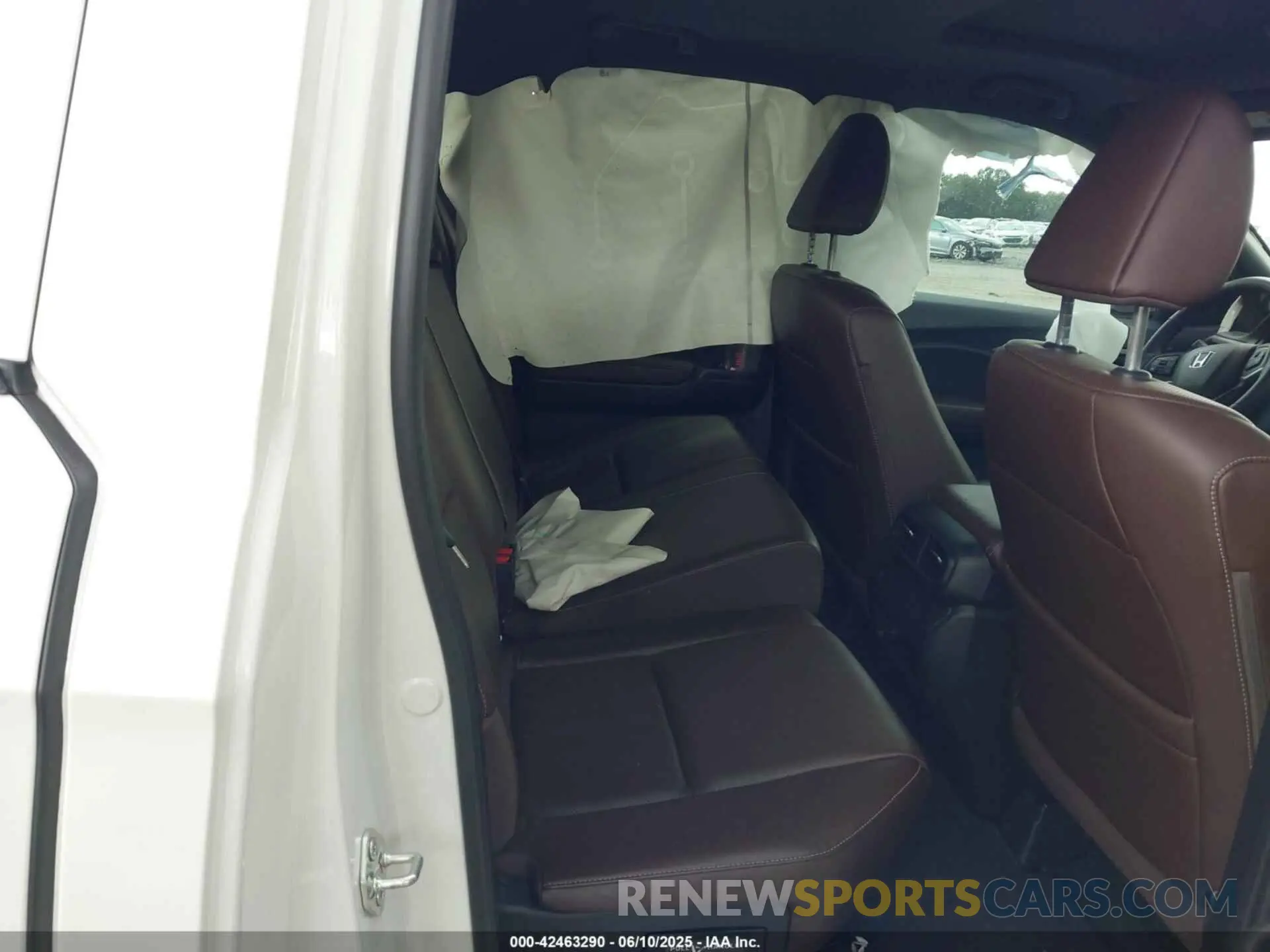8 Photograph of a damaged car 5FPYK3F53RB024767 HONDA RIDGELINE 2024