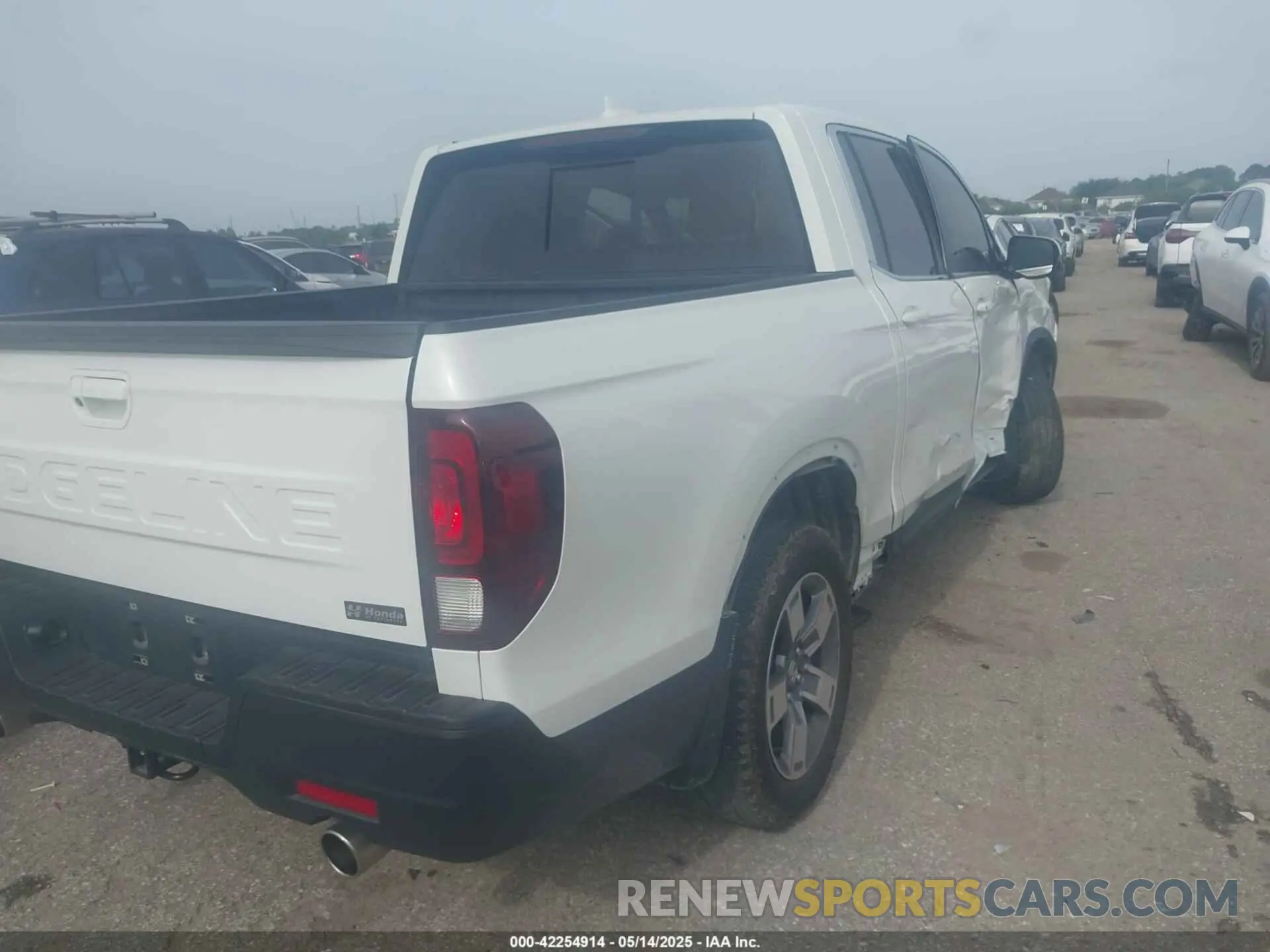 4 Photograph of a damaged car 5FPYK3F5XRB014091 HONDA RIDGELINE 2024