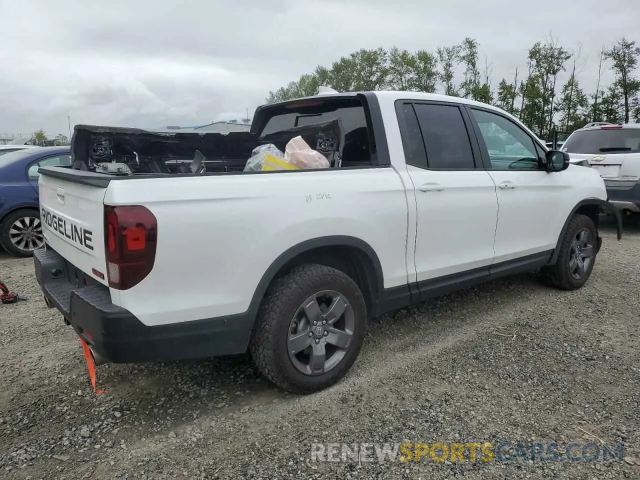 3 Photograph of a damaged car 5FPYK3F65RB009535 HONDA RIDGELINE 2024
