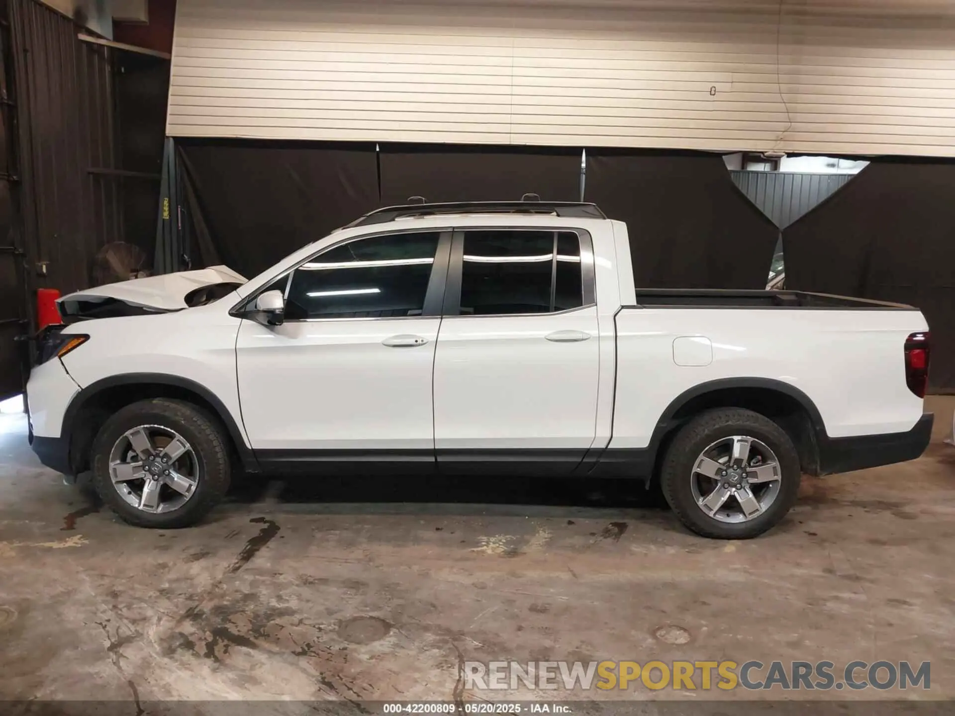 15 Photograph of a damaged car 5FPYK3F51SB009755 HONDA RIDGELINE 2025