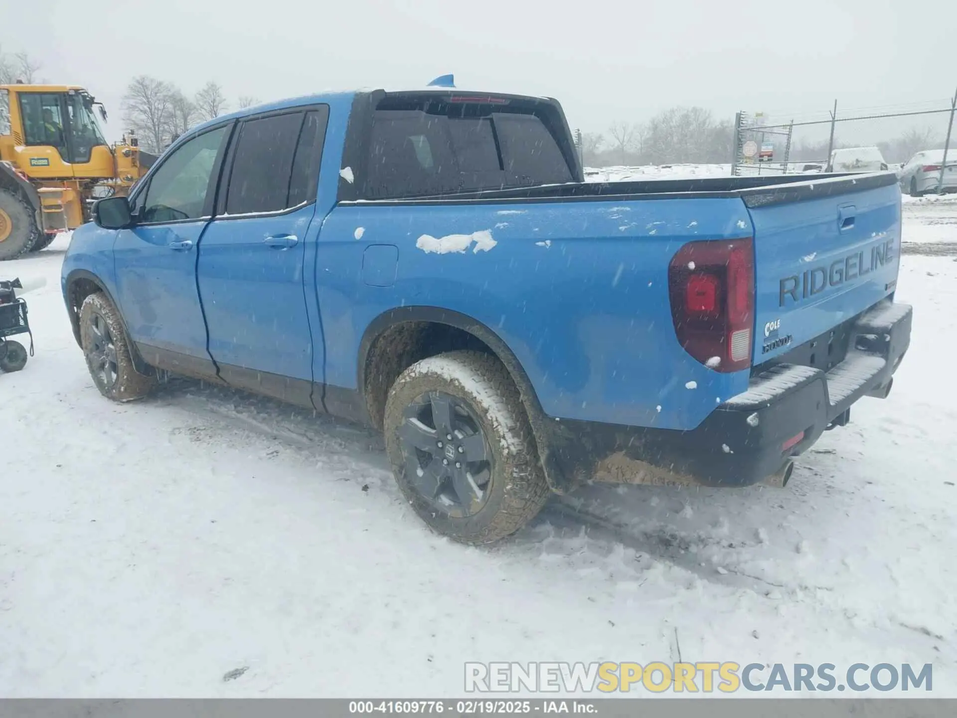 3 Photograph of a damaged car 5FPYK3F68SB015805 HONDA RIDGELINE 2025