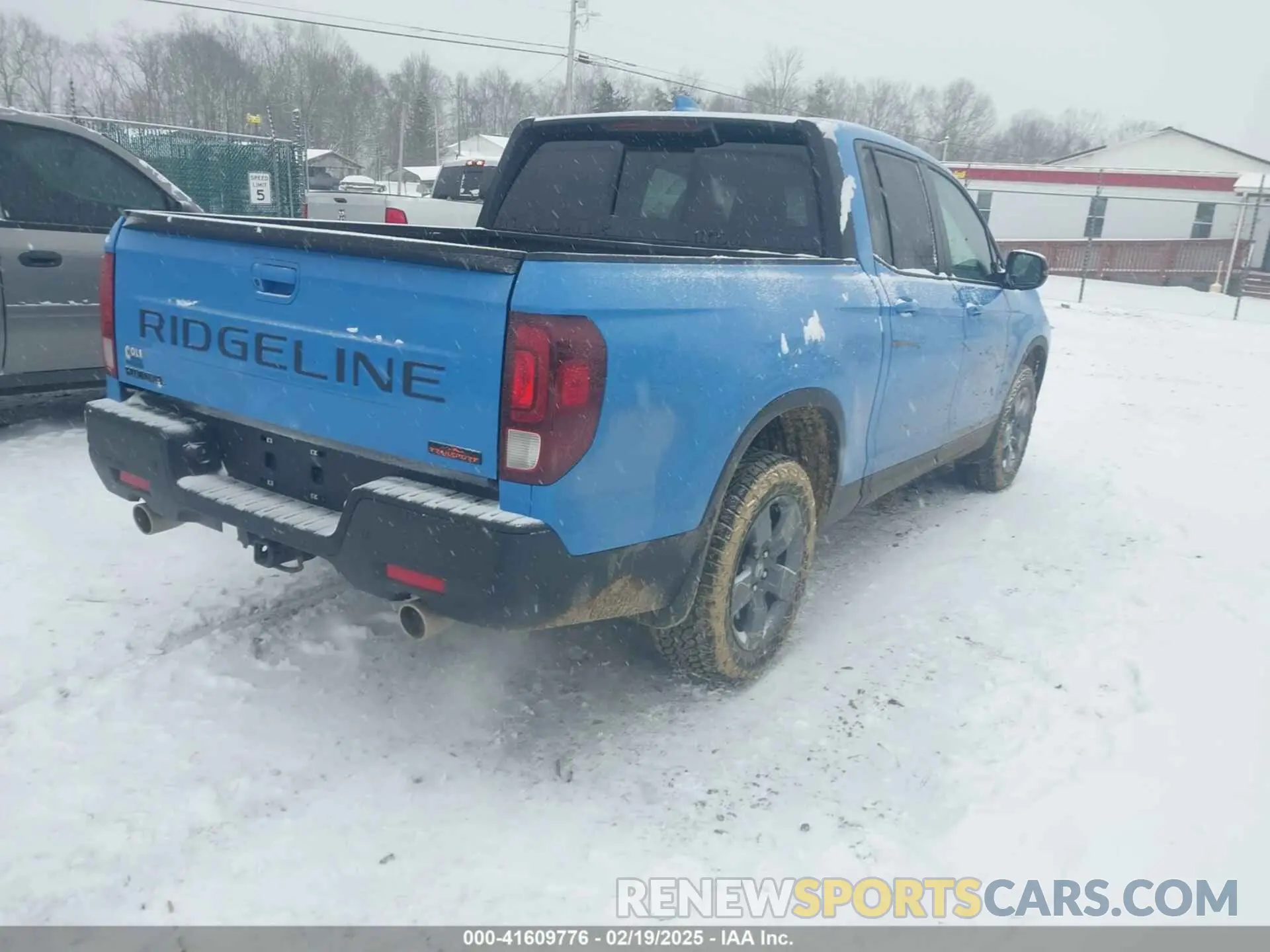 4 Photograph of a damaged car 5FPYK3F68SB015805 HONDA RIDGELINE 2025