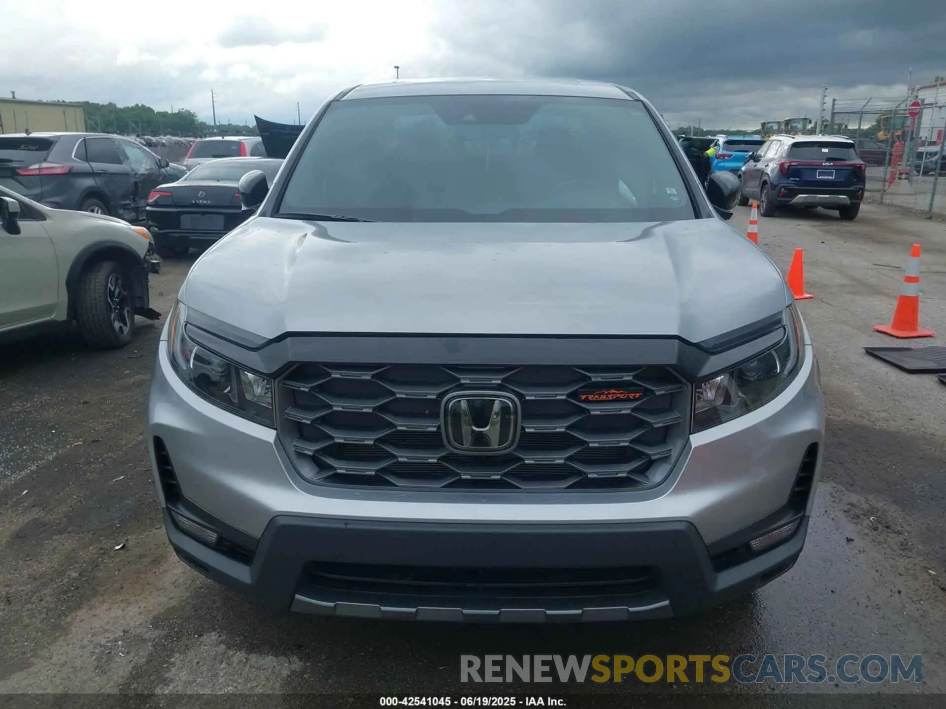 12 Фотография поврежденного автомобиля 5FPYK3F68SB017165 HONDA RIDGELINE 2025