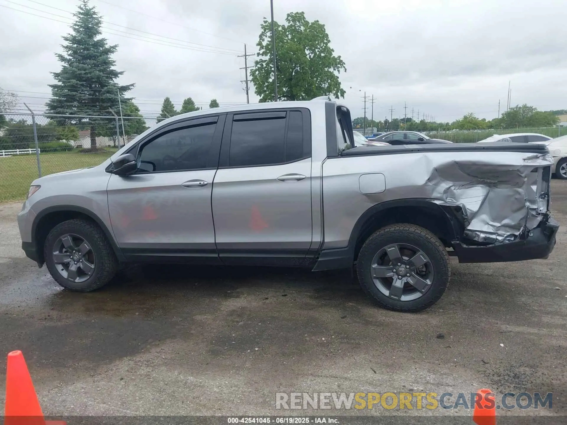 14 Фотография поврежденного автомобиля 5FPYK3F68SB017165 HONDA RIDGELINE 2025