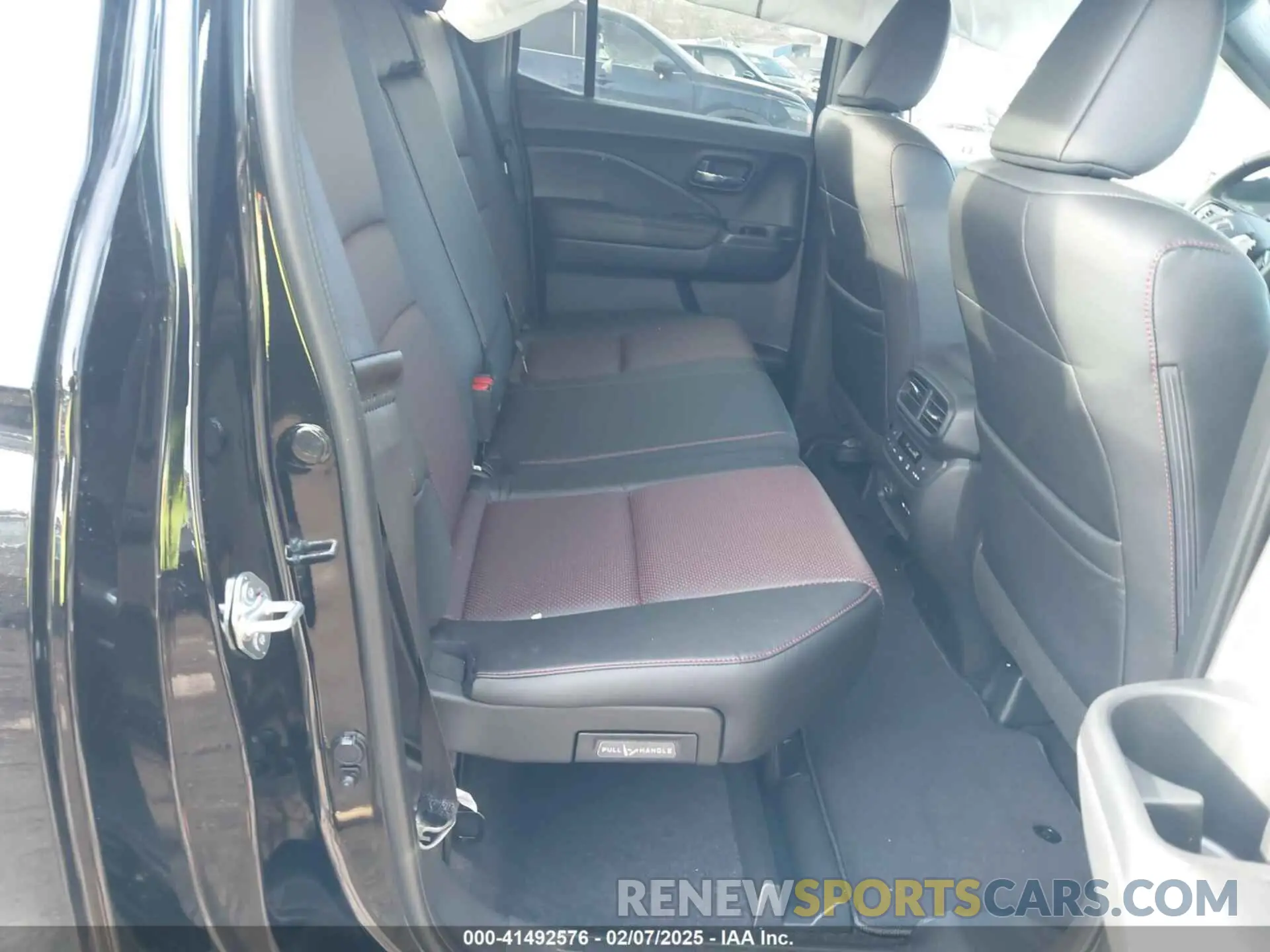 8 Photograph of a damaged car 5FPYK3F82SB007717 HONDA RIDGELINE 2025