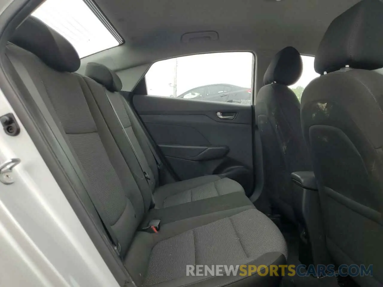 10 Photograph of a damaged car 3KPC24A30KE041214 HYUNDAI ACCENT 2019