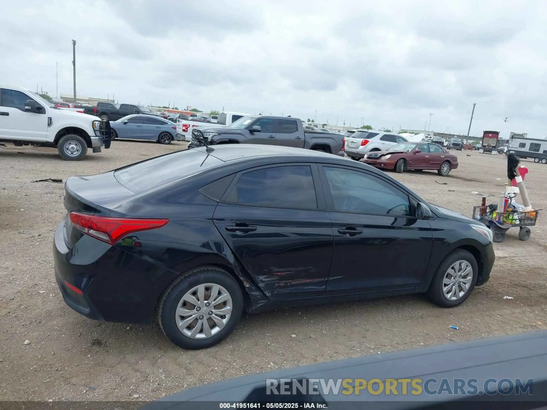 13 Photograph of a damaged car 3KPC24A30KE051161 HYUNDAI ACCENT 2019