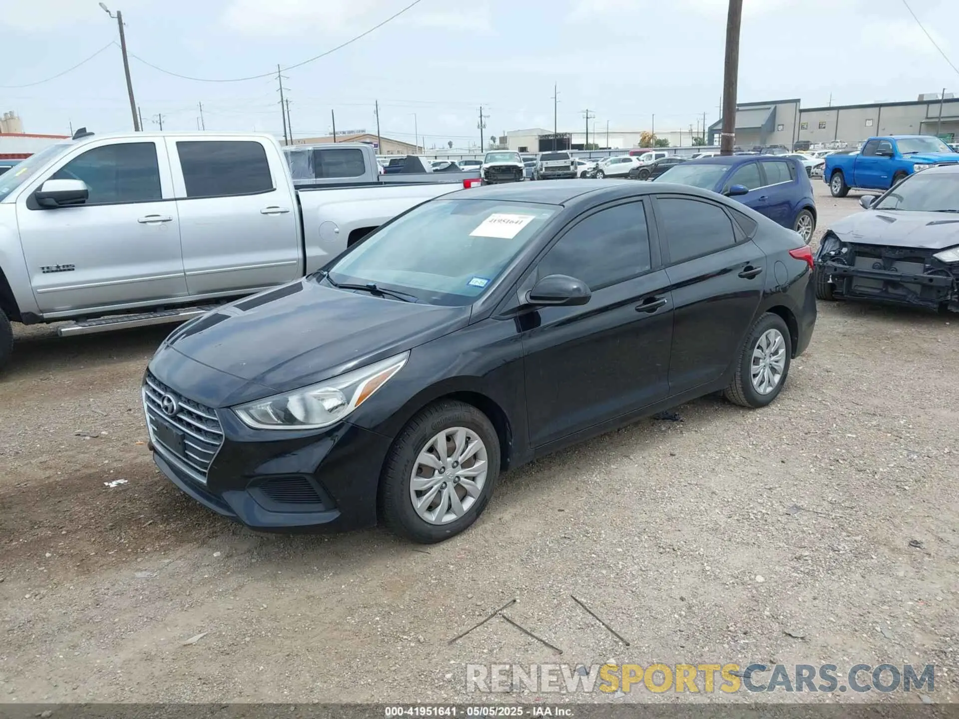 2 Photograph of a damaged car 3KPC24A30KE051161 HYUNDAI ACCENT 2019