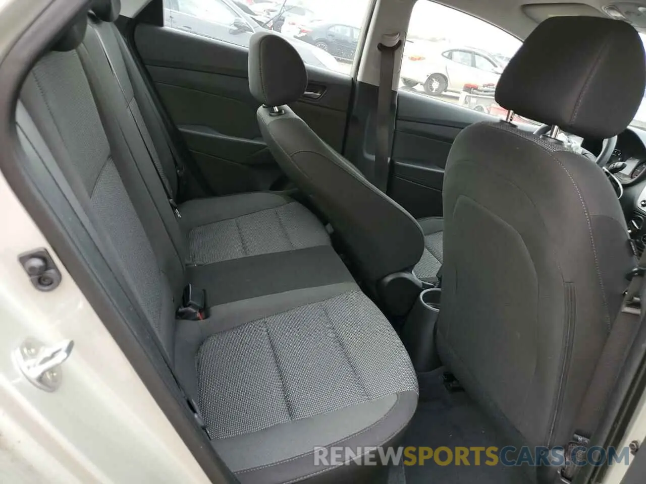 10 Photograph of a damaged car 3KPC24A30KE066162 HYUNDAI ACCENT 2019