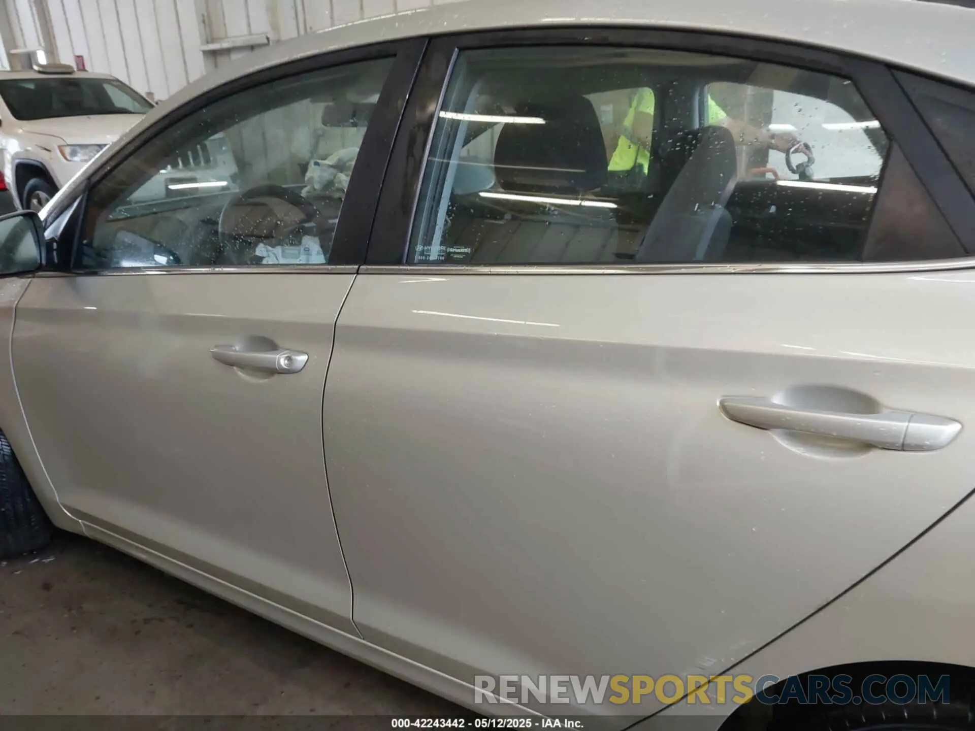 13 Photograph of a damaged car 3KPC24A31KE061360 HYUNDAI ACCENT 2019
