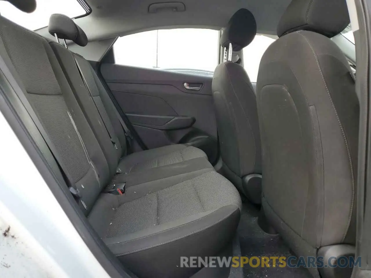 10 Photograph of a damaged car 3KPC24A31KE063903 HYUNDAI ACCENT 2019