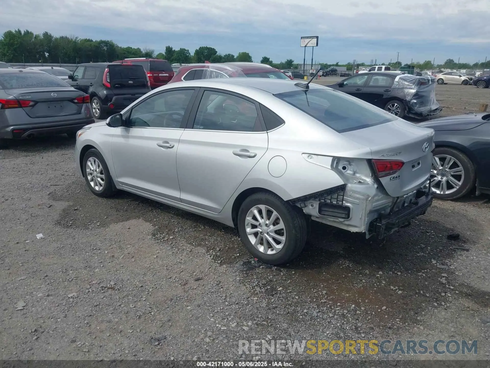 3 Фотография поврежденного автомобиля 3KPC24A31KE069202 HYUNDAI ACCENT 2019