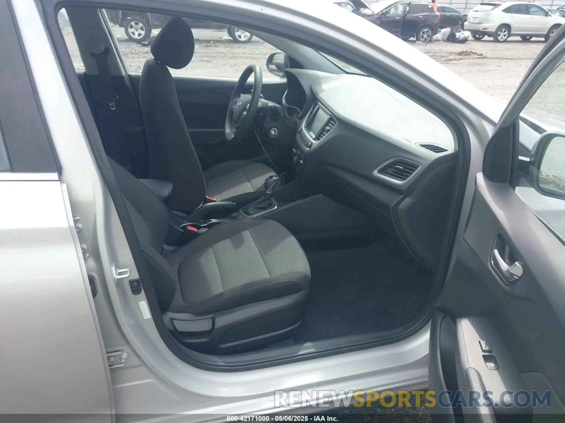 5 Фотография поврежденного автомобиля 3KPC24A31KE069202 HYUNDAI ACCENT 2019