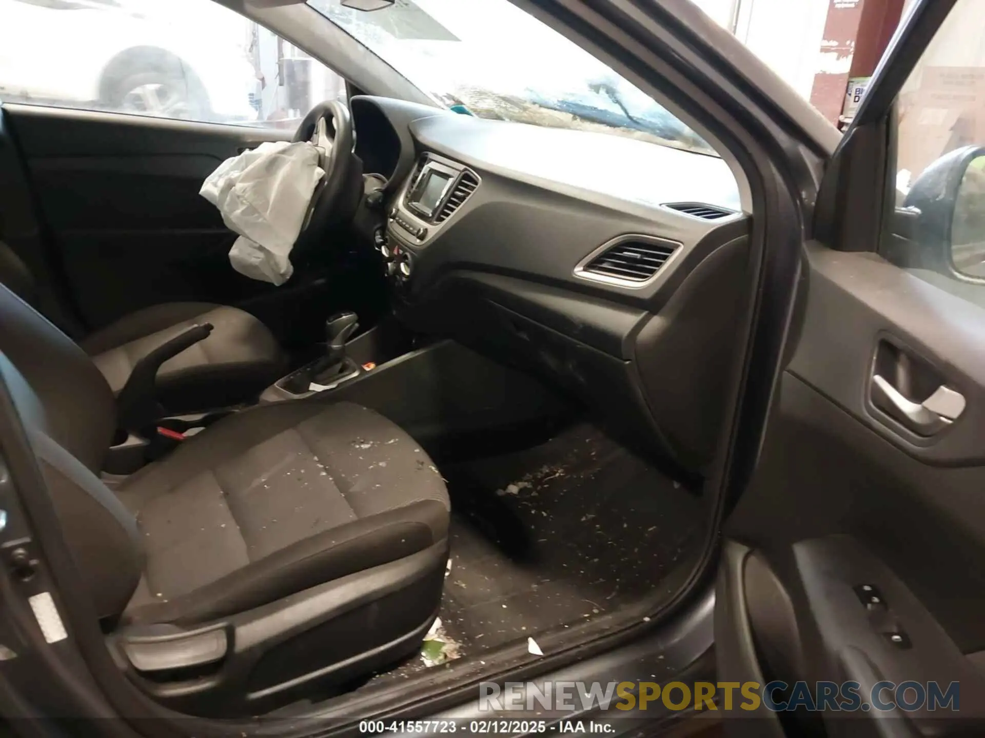 5 Photograph of a damaged car 3KPC24A31KE082502 HYUNDAI ACCENT 2019