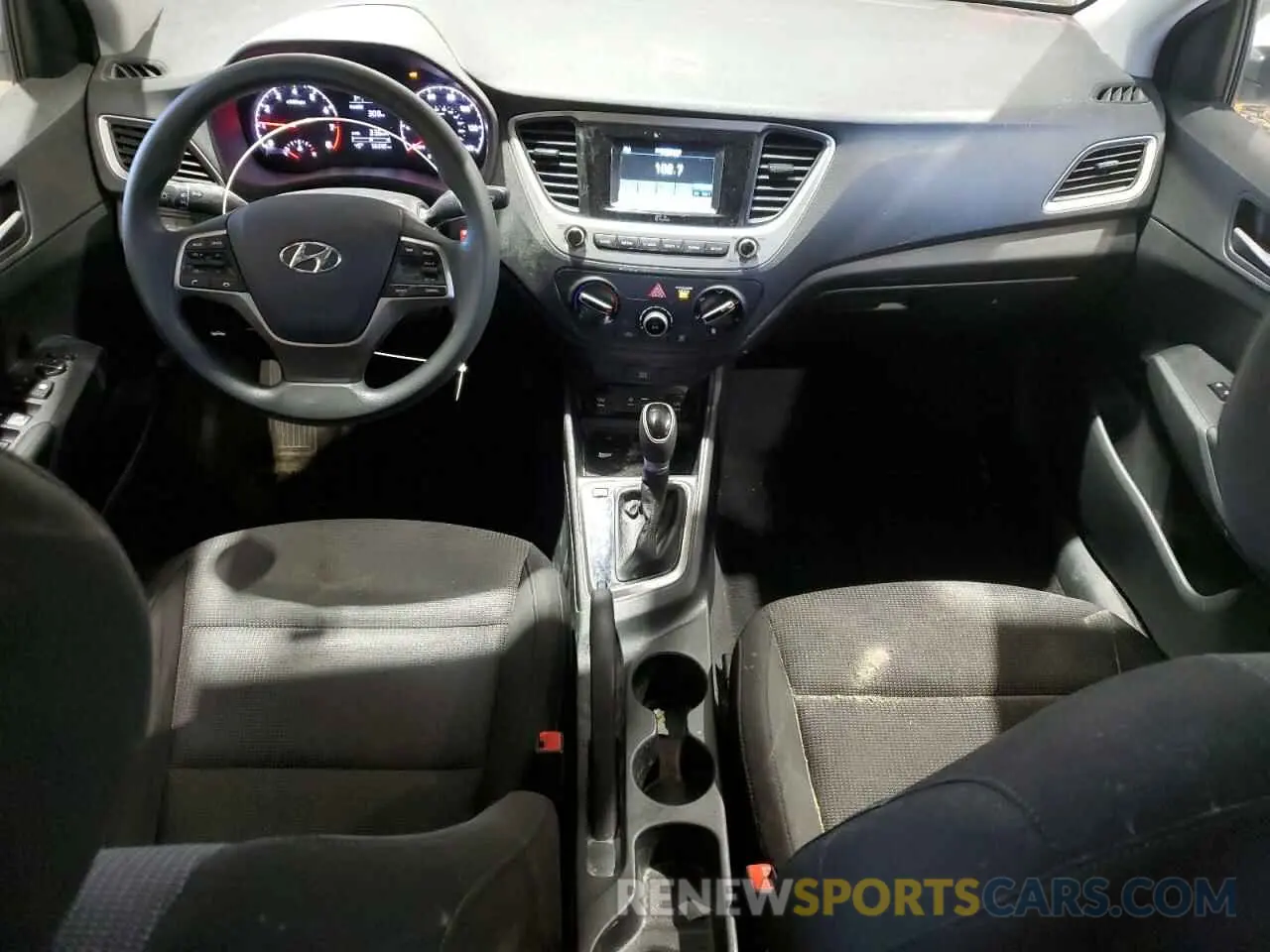 8 Photograph of a damaged car 3KPC24A32KE057060 HYUNDAI ACCENT 2019