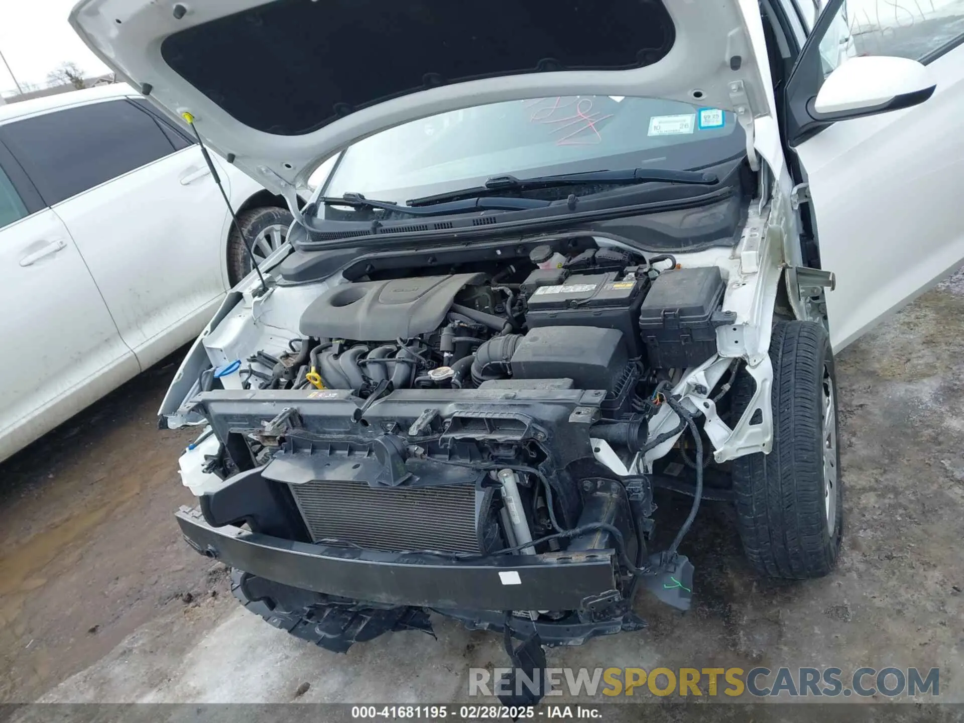 10 Photograph of a damaged car 3KPC24A32KE058001 HYUNDAI ACCENT 2019