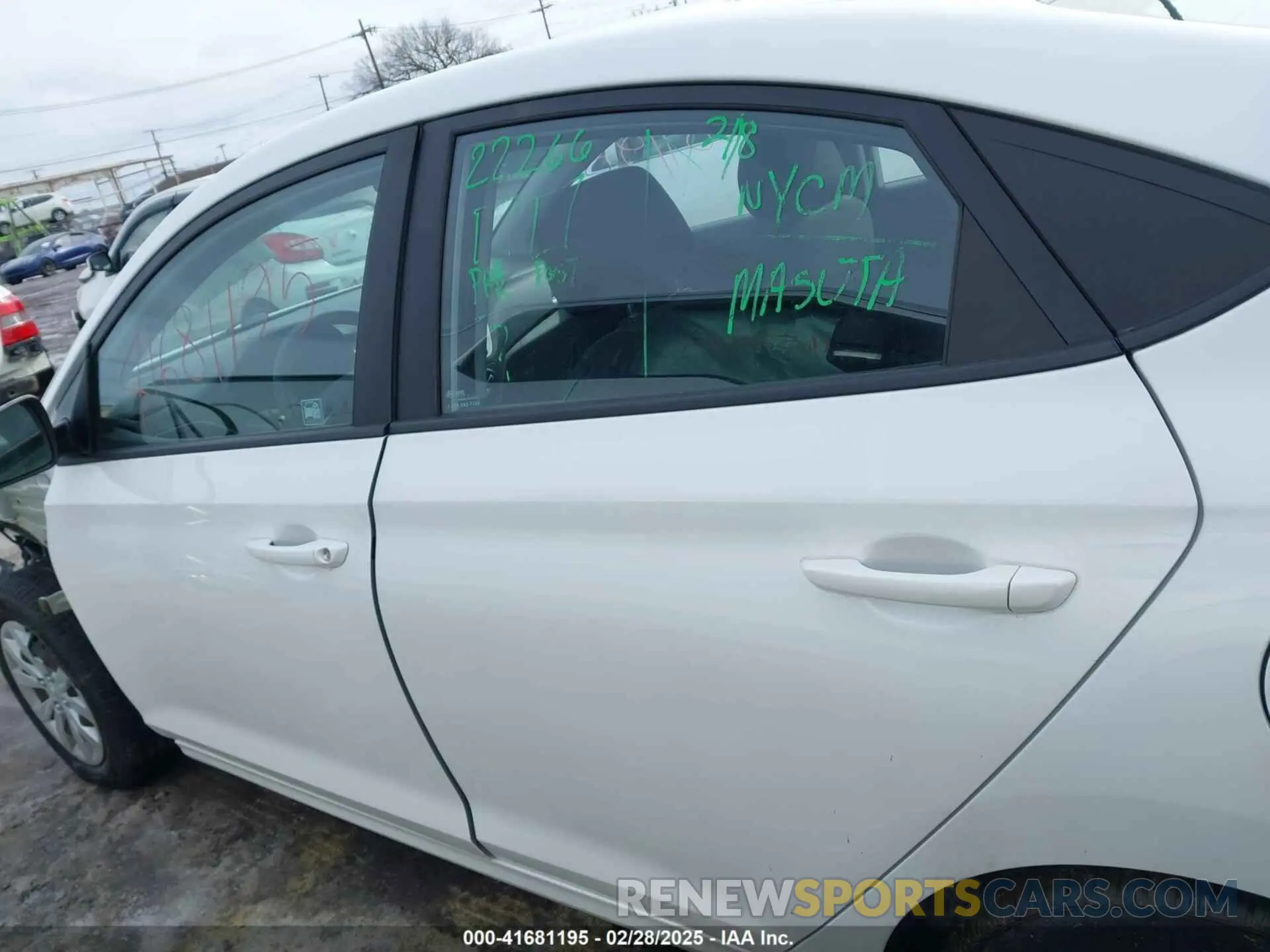 14 Photograph of a damaged car 3KPC24A32KE058001 HYUNDAI ACCENT 2019