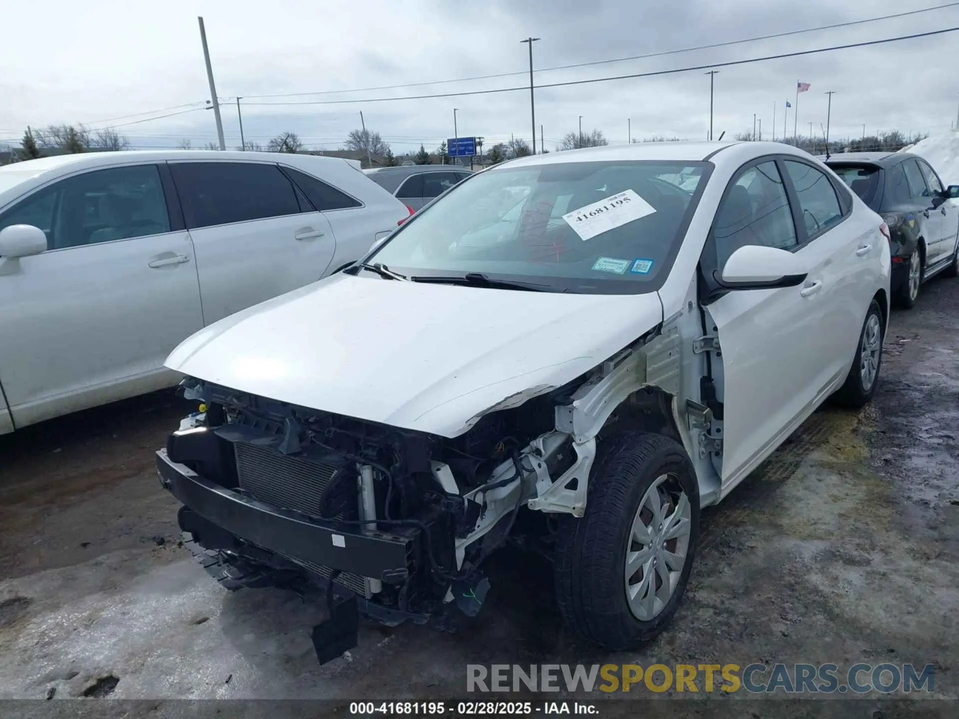 2 Photograph of a damaged car 3KPC24A32KE058001 HYUNDAI ACCENT 2019