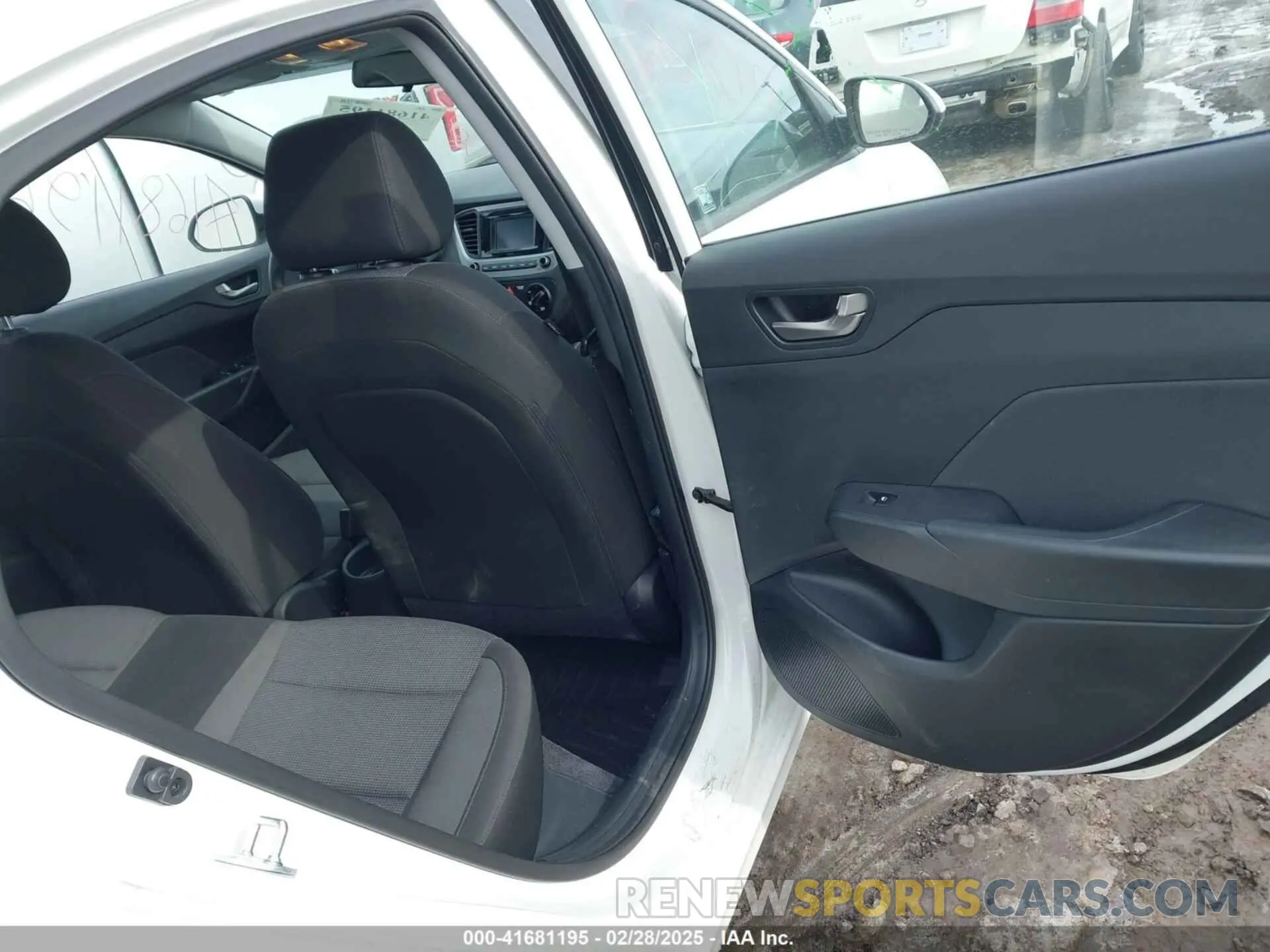8 Photograph of a damaged car 3KPC24A32KE058001 HYUNDAI ACCENT 2019