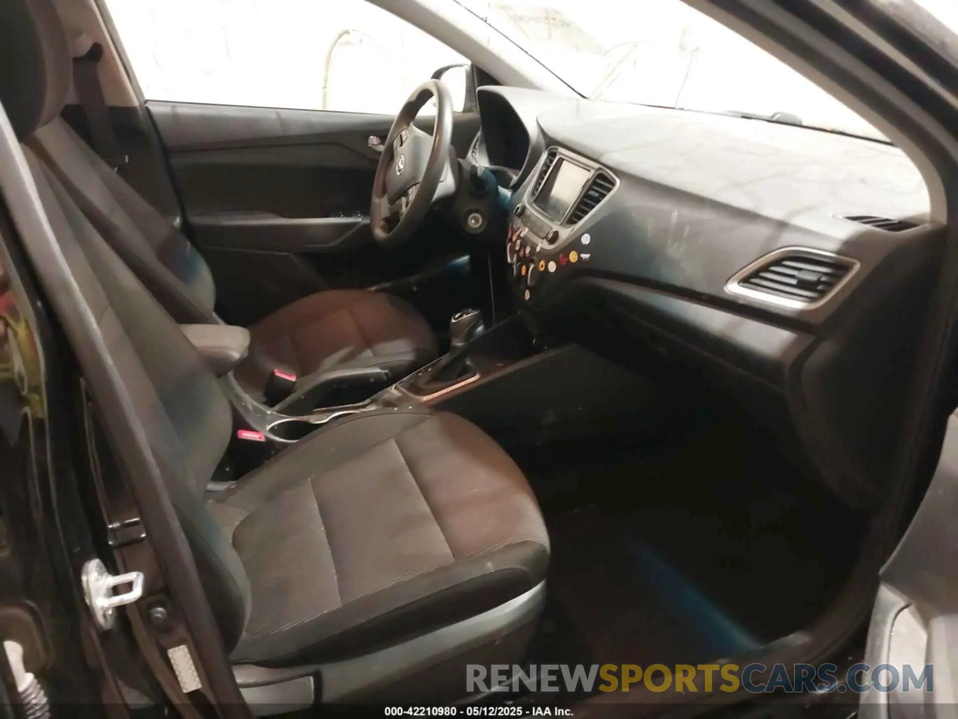 5 Фотография поврежденного автомобиля 3KPC24A33KE079651 HYUNDAI ACCENT 2019