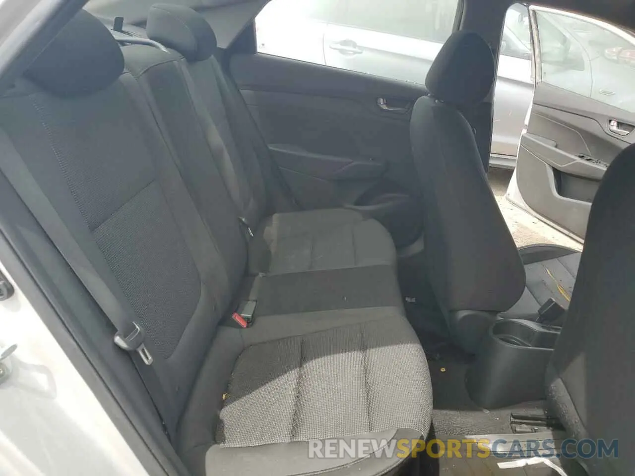 10 Photograph of a damaged car 3KPC24A33KE084235 HYUNDAI ACCENT 2019