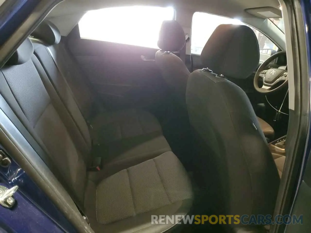10 Photograph of a damaged car 3KPC24A34KE053950 HYUNDAI ACCENT 2019