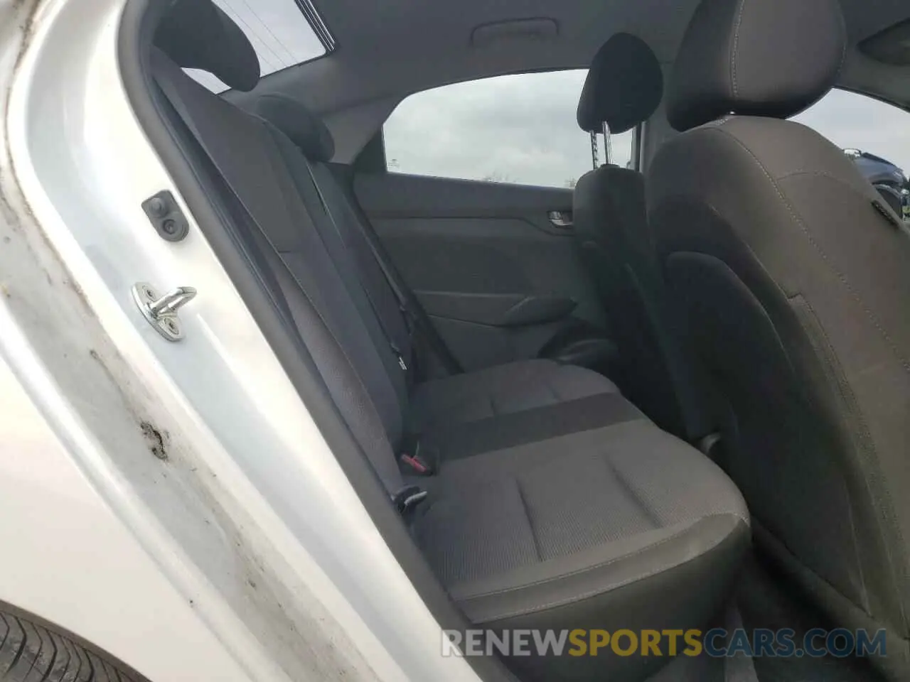 10 Фотография поврежденного автомобиля 3KPC24A34KE066598 HYUNDAI ACCENT 2019