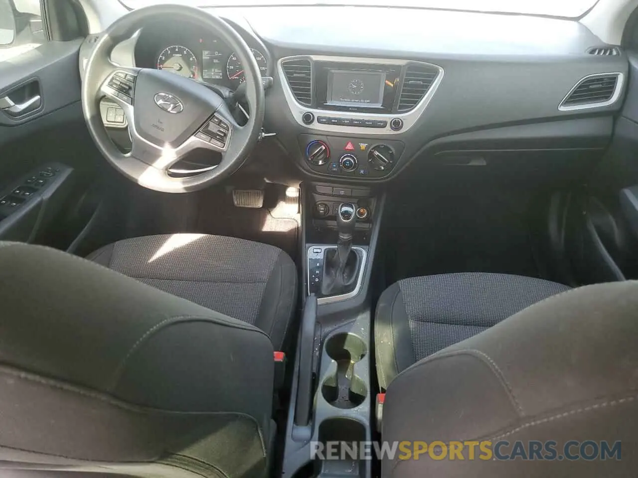 8 Photograph of a damaged car 3KPC24A35KE054086 HYUNDAI ACCENT 2019