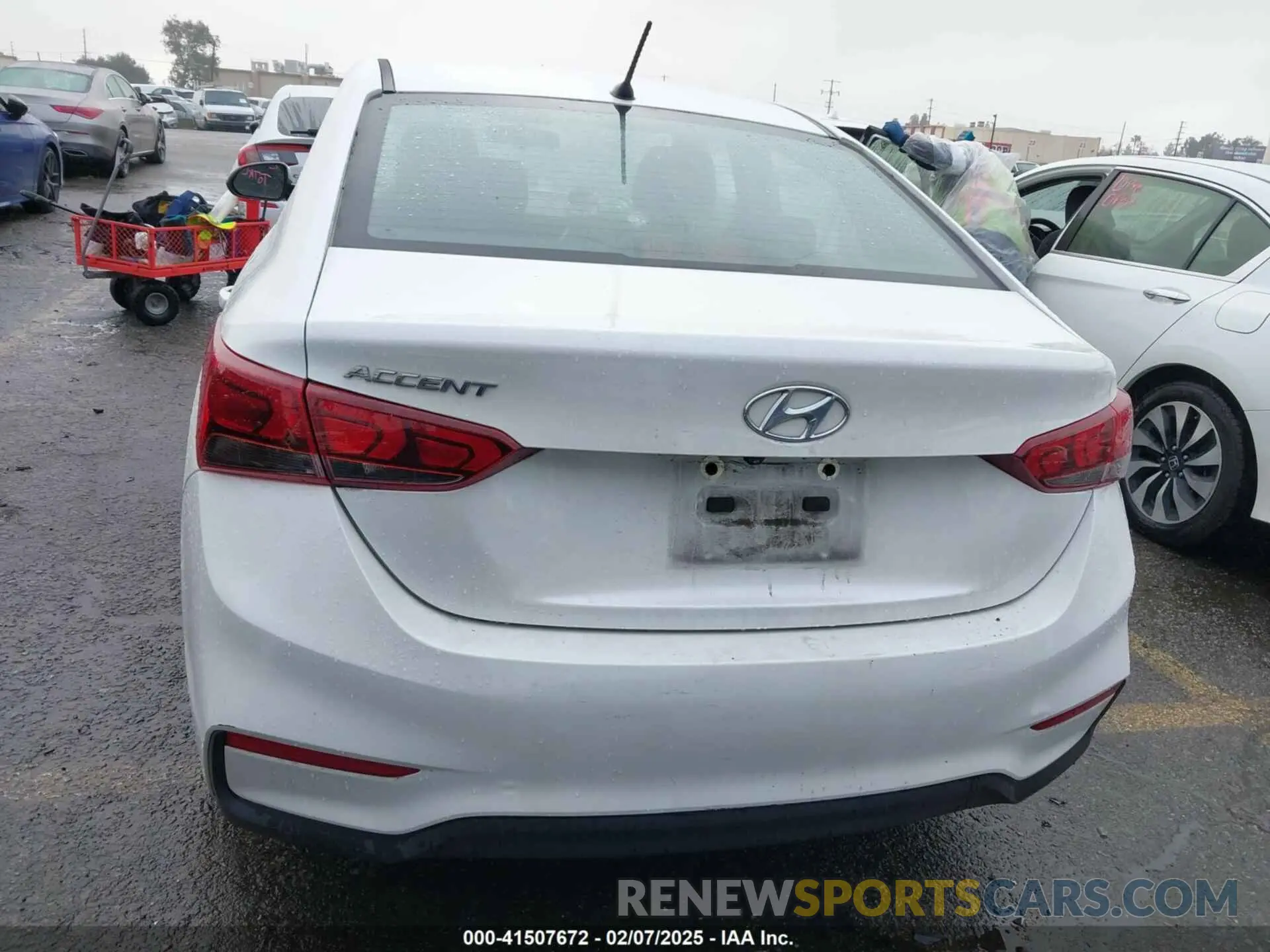 17 Photograph of a damaged car 3KPC24A35KE072913 HYUNDAI ACCENT 2019