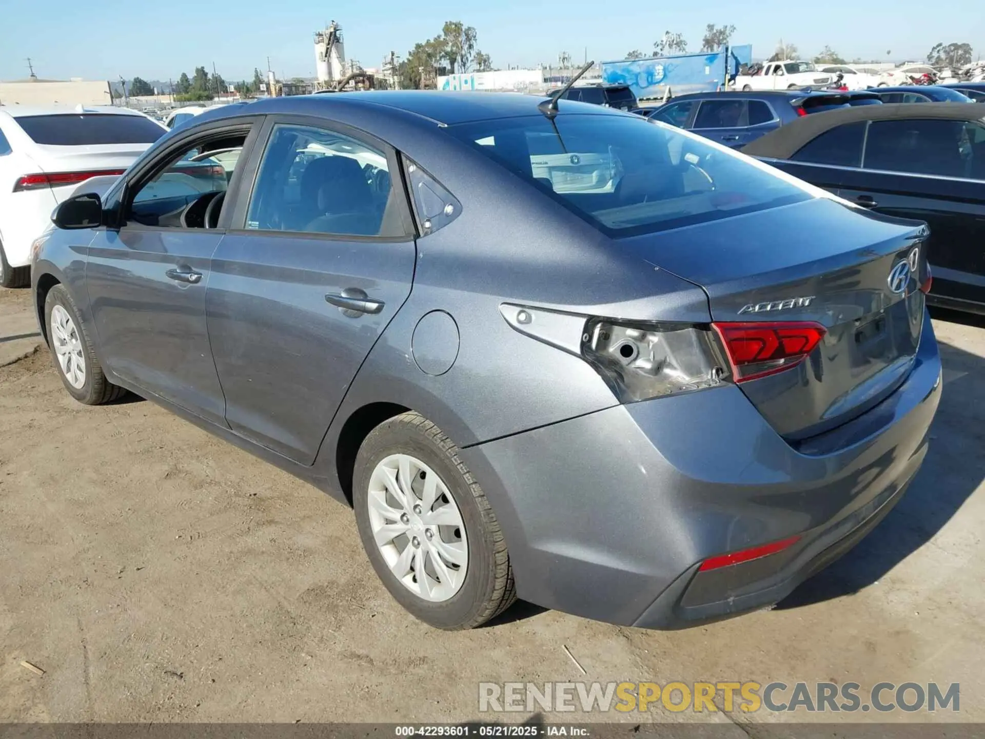 3 Фотография поврежденного автомобиля 3KPC24A37KE063033 HYUNDAI ACCENT 2019