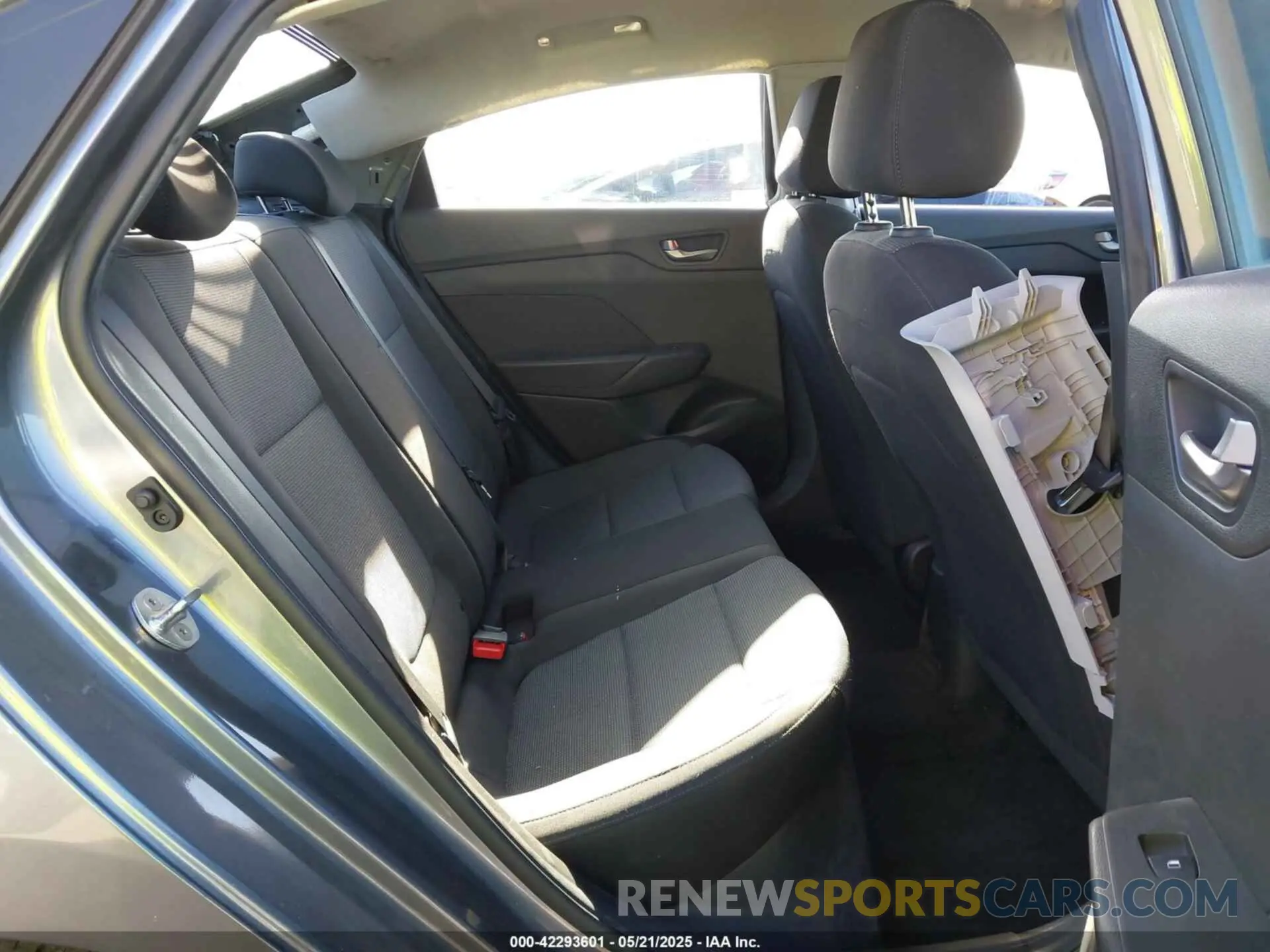 8 Фотография поврежденного автомобиля 3KPC24A37KE063033 HYUNDAI ACCENT 2019