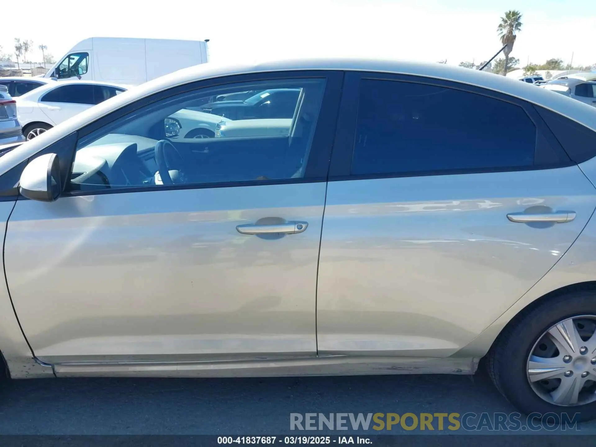 14 Фотография поврежденного автомобиля 3KPC24A37KE087123 HYUNDAI ACCENT 2019