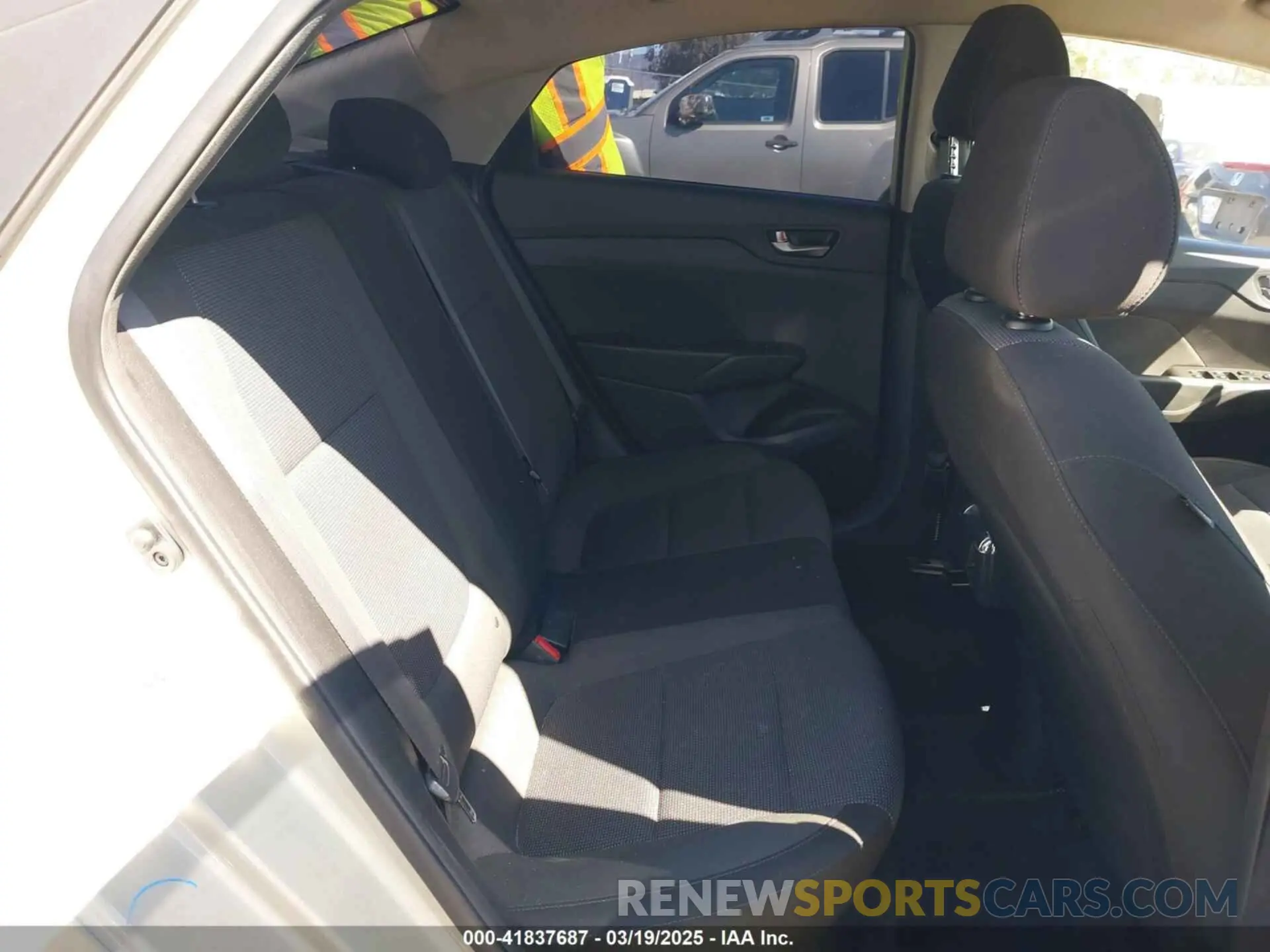 8 Фотография поврежденного автомобиля 3KPC24A37KE087123 HYUNDAI ACCENT 2019
