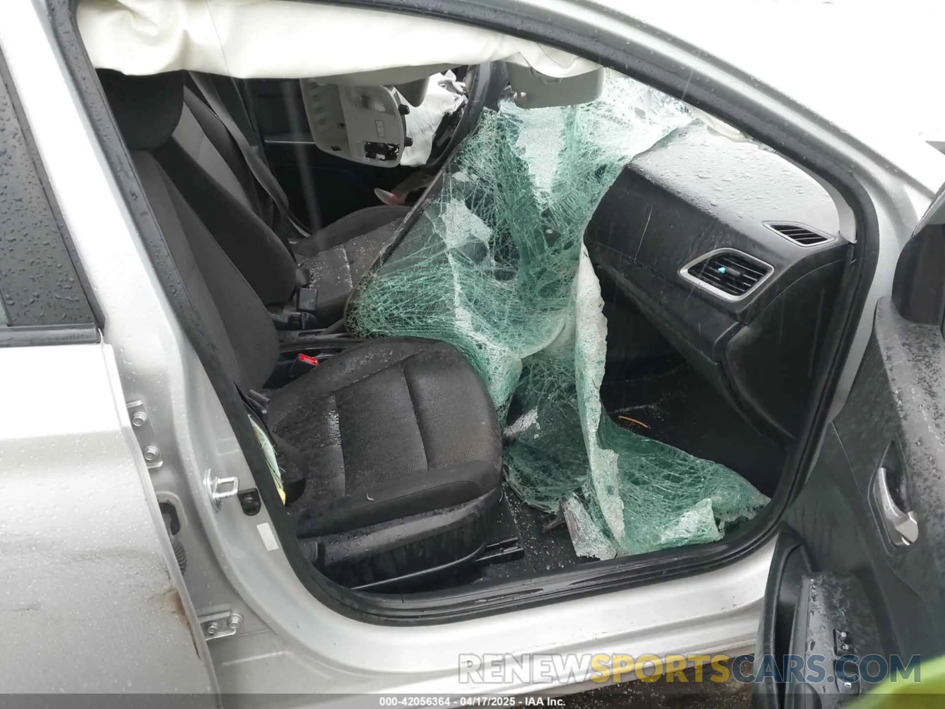 5 Фотография поврежденного автомобиля 3KPC24A38KE071142 HYUNDAI ACCENT 2019