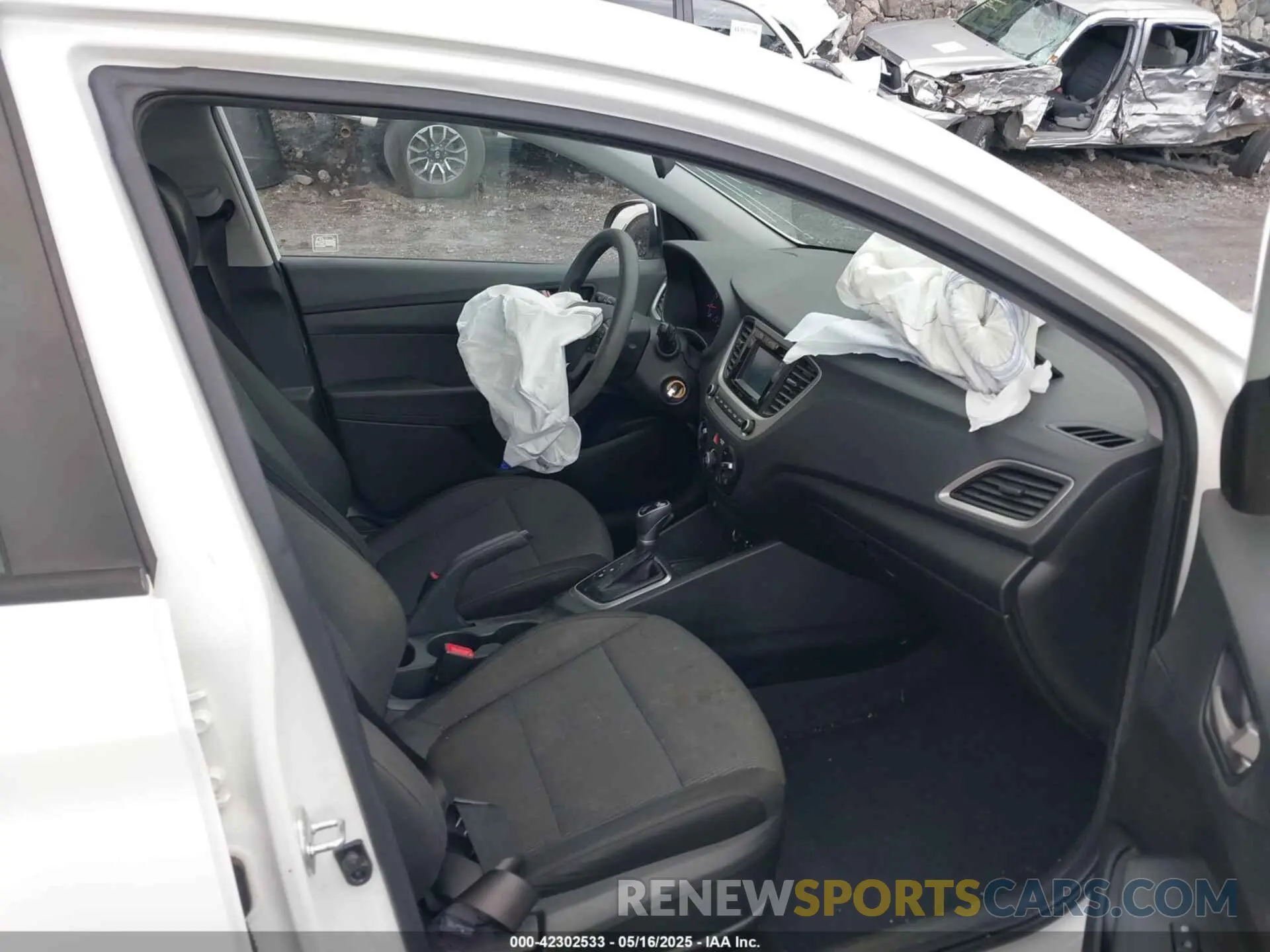5 Photograph of a damaged car 3KPC24A38KE071352 HYUNDAI ACCENT 2019